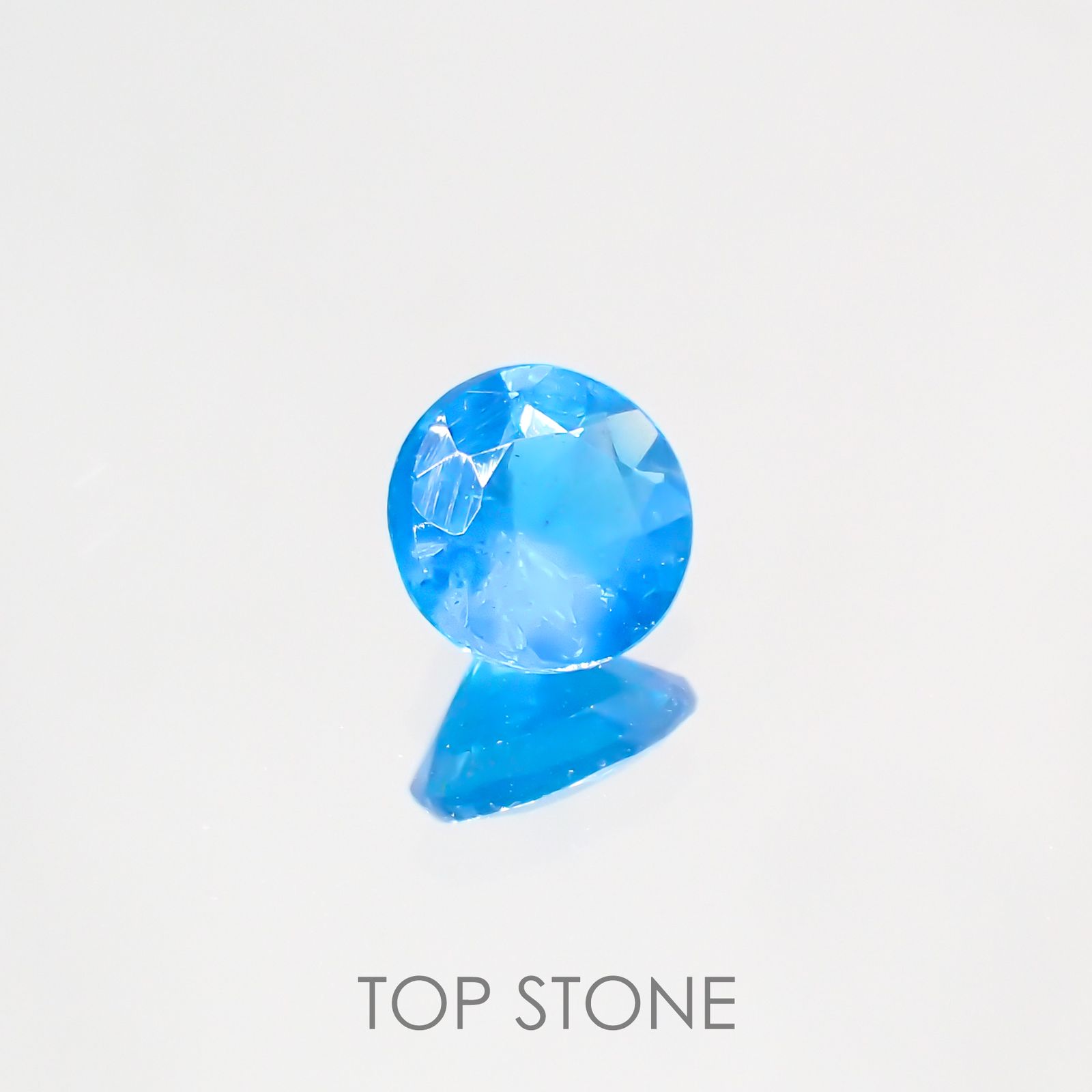 ネオンブルーアパタイト(宝石名アパタイト) マダガスカル産 0.79ct 識別済[210913049]6×6mm前後