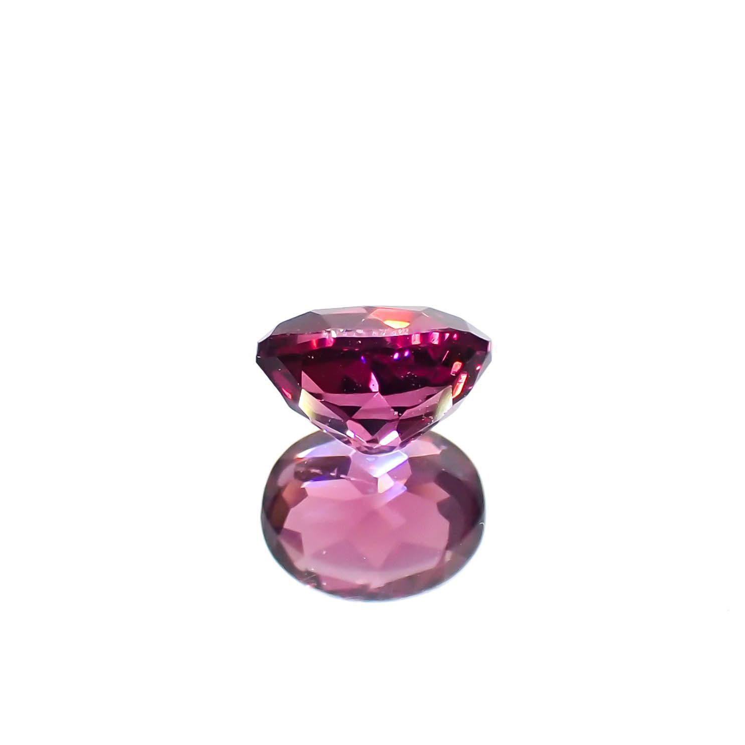 カラーシフトマラヤガーネット(宝石名ガーネット)タンザニア産 0.95ct 識別済[230120273]6.2x5mm前後