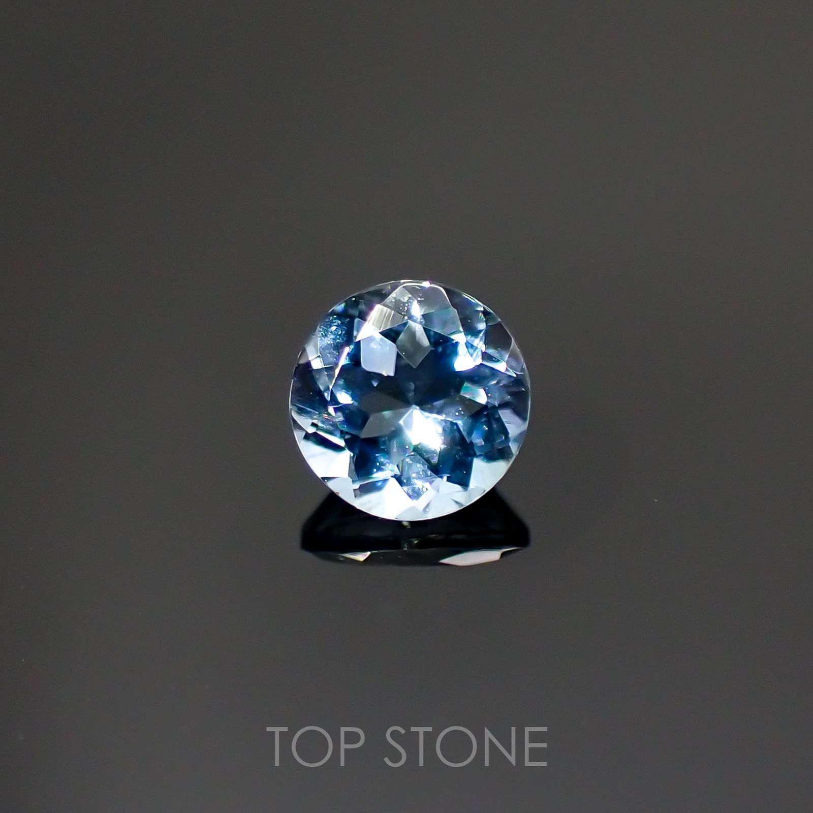 アクアマリン サンタマリアカラー(宝石名アクアマリン) モザンビーク産 0.38ct 識別済[210812597]4.8×4.8mm前後