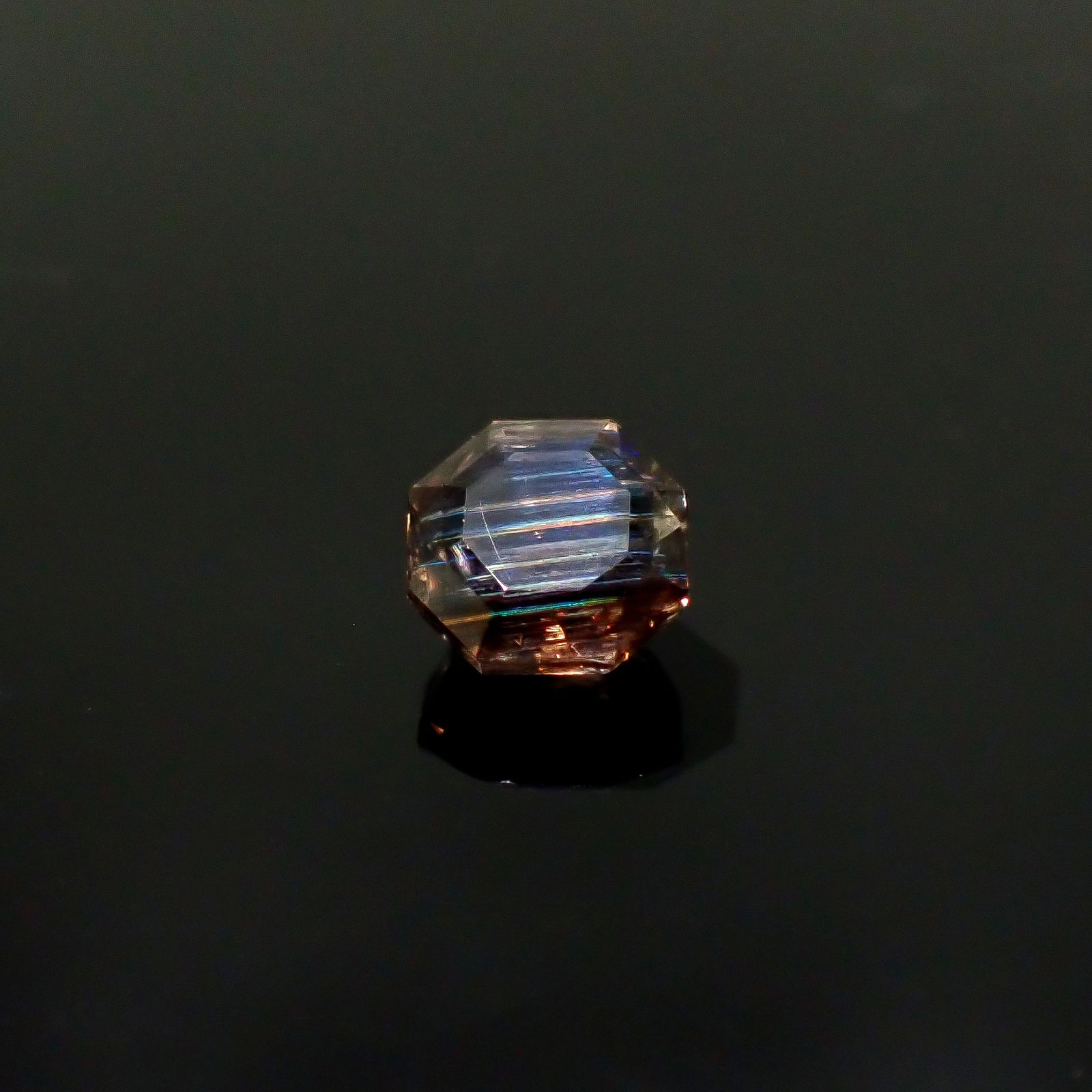 ◇オクタゴンカット◇レインボースキャポライト ブラジル産 1.33ct / 7x6.8mm前後 [250931050]