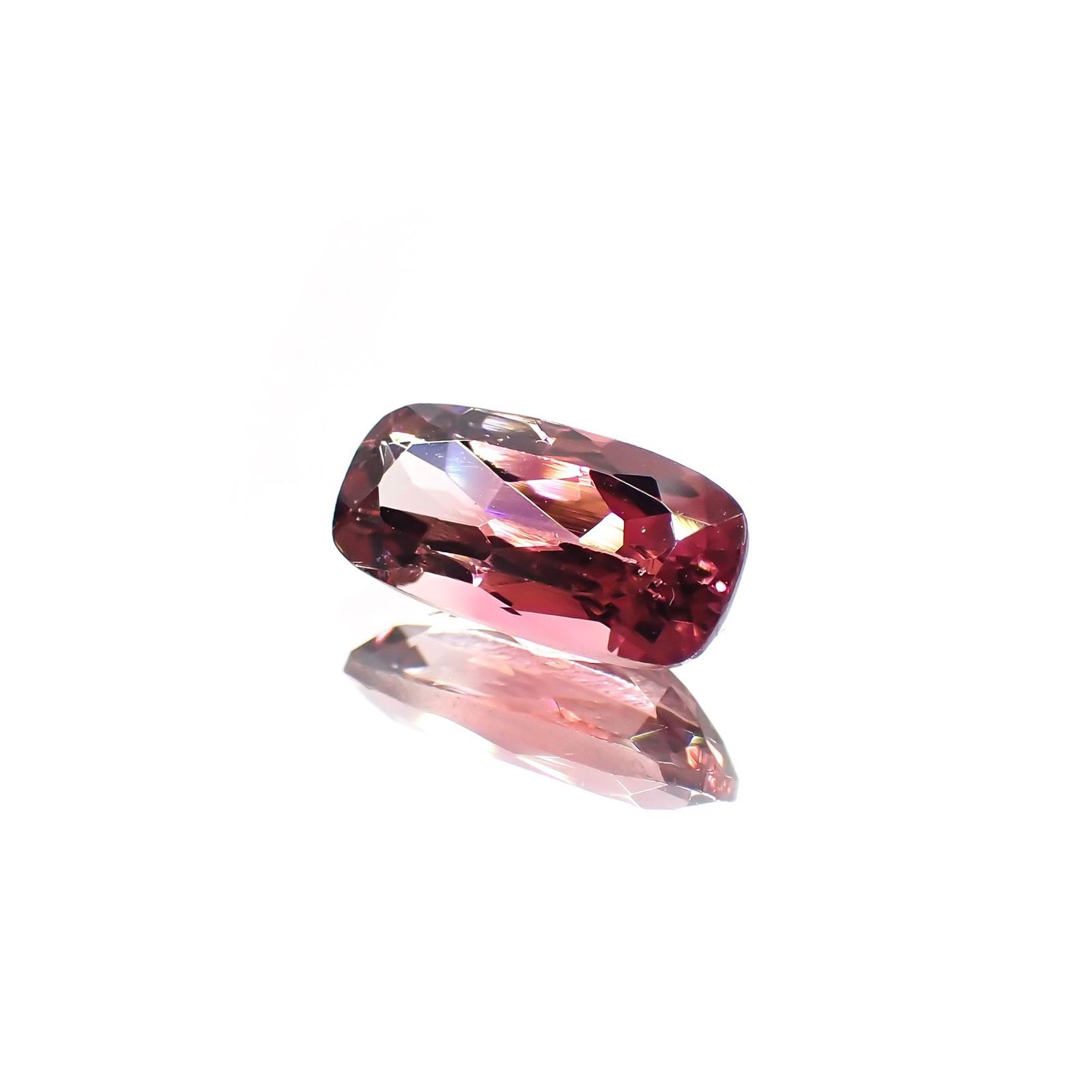 バイカラートルマリン(宝石名バイカラー・トルマリン) コンゴ民主共和国産 1.588ct ソ付(彩珠)[211013607]10.3×5.1mm前後