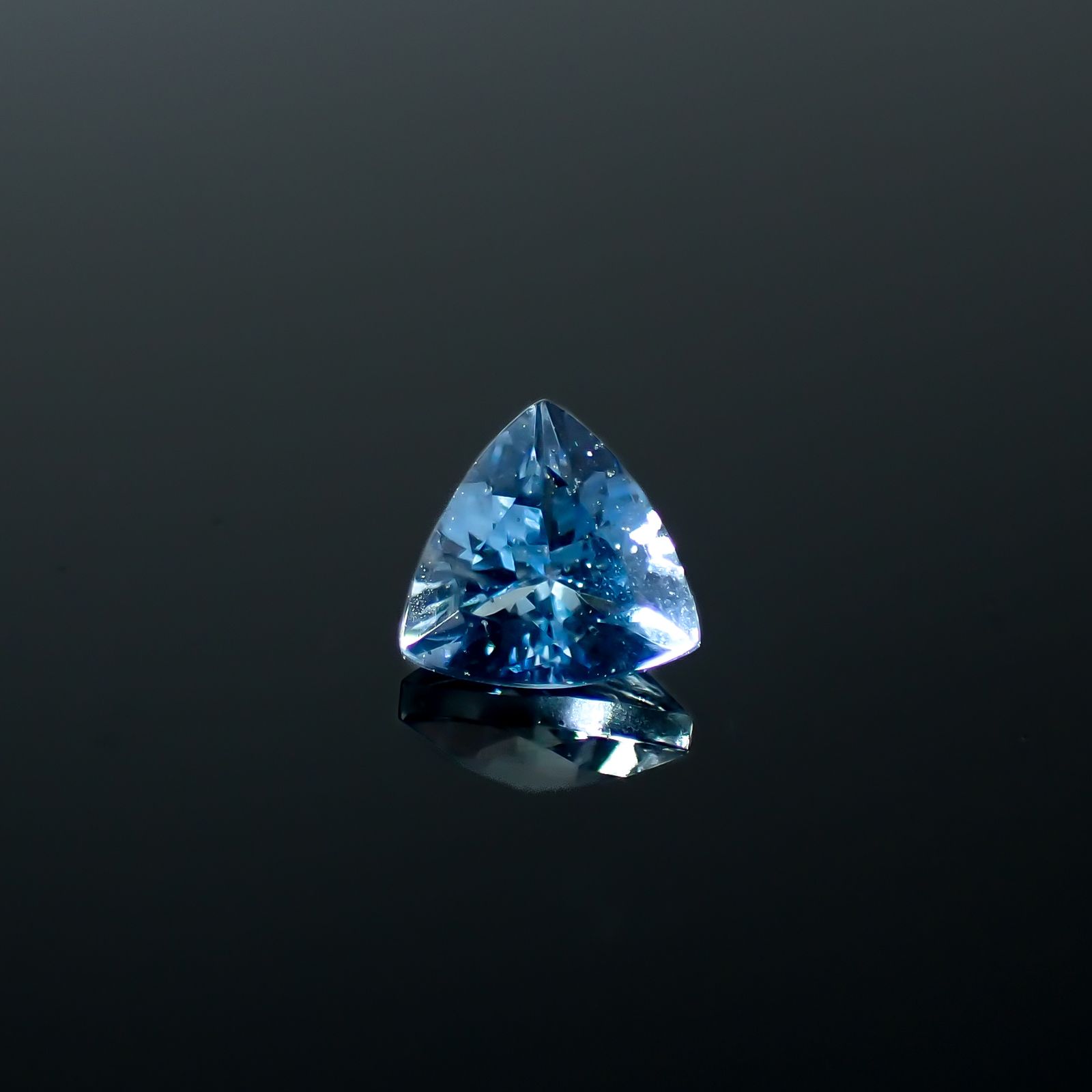 アベンチュリンアクアマリン ブラジル・ミナスジェライス州産 0.39ct[240225999]5x4.9mm前後