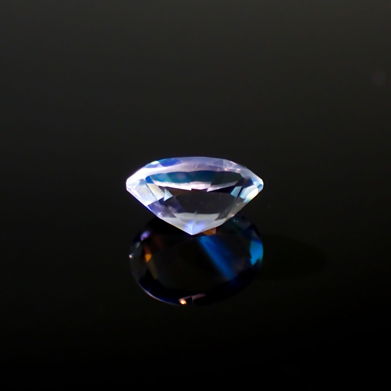レインボームーンストーン タンザニア産 0.52ct[231023574]6.2x5mm前後