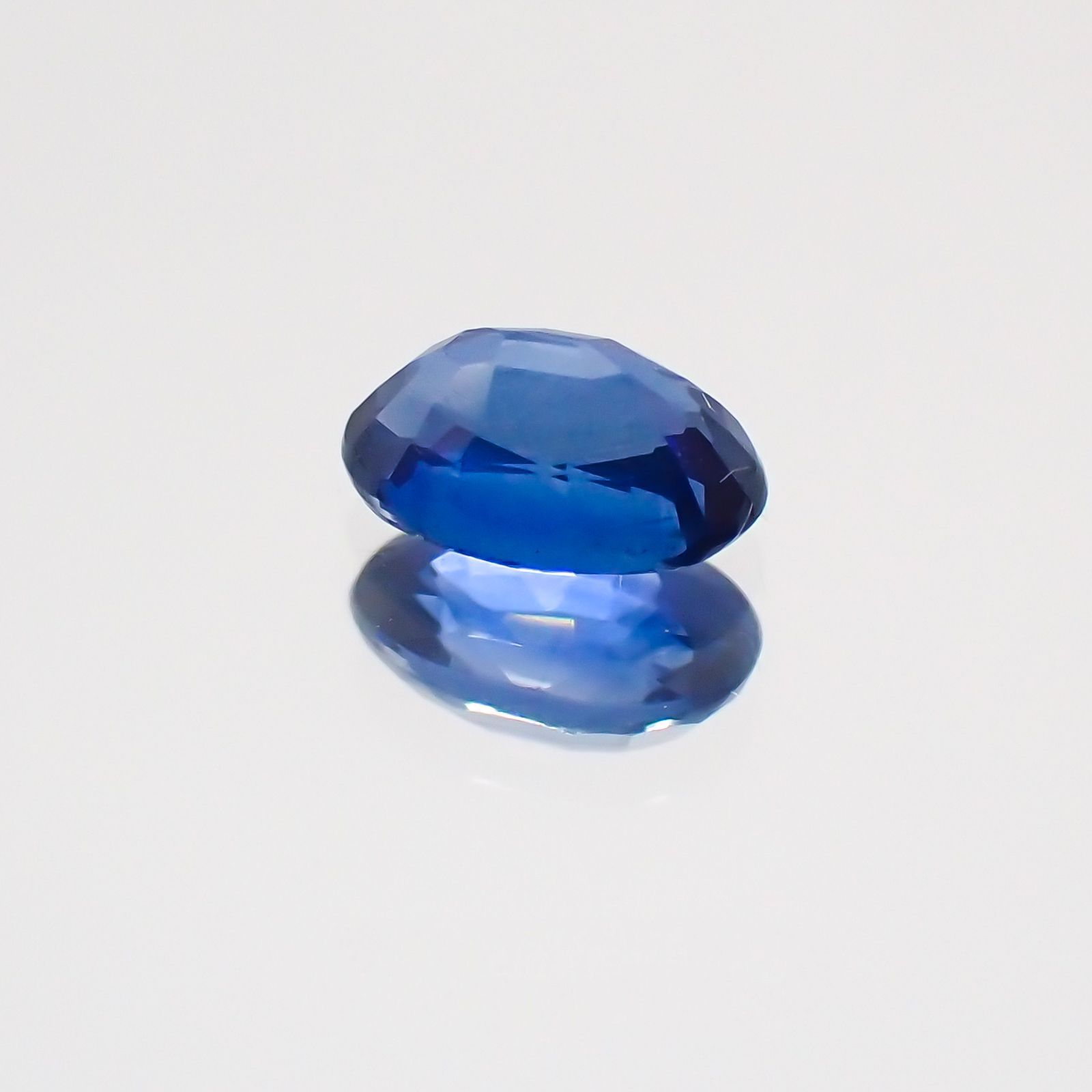 サファイア マダガスカル・スリランカ産 ルース 0.32ct[20128717]4.9×3mm前後