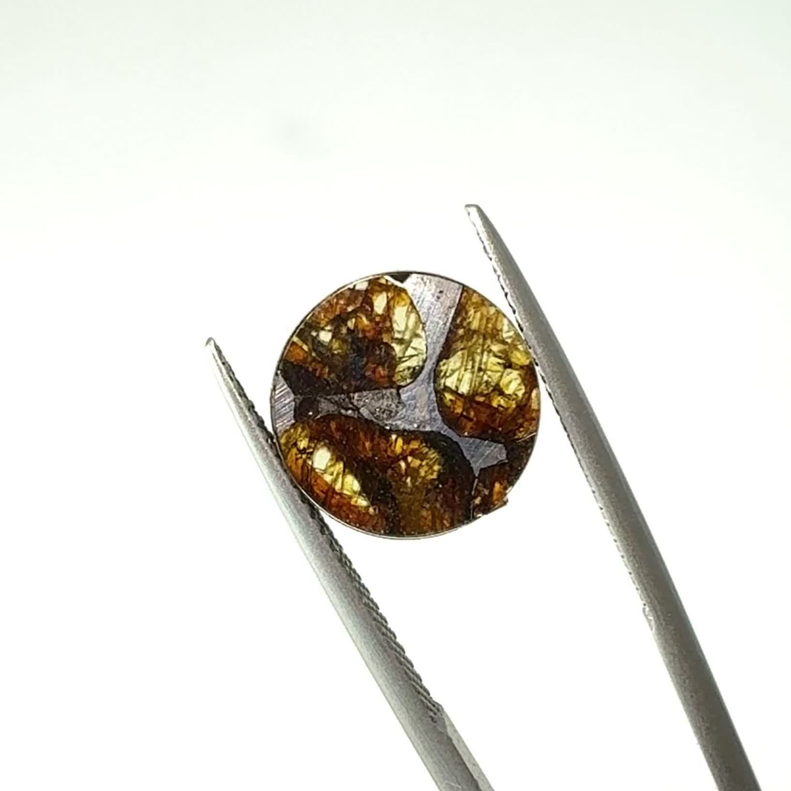 パラサイト隕石Sericho トリプレット 発見地:ケニア 3.97ct[240125704]12x12mm前後 | TOP  STONE(トップストーン)