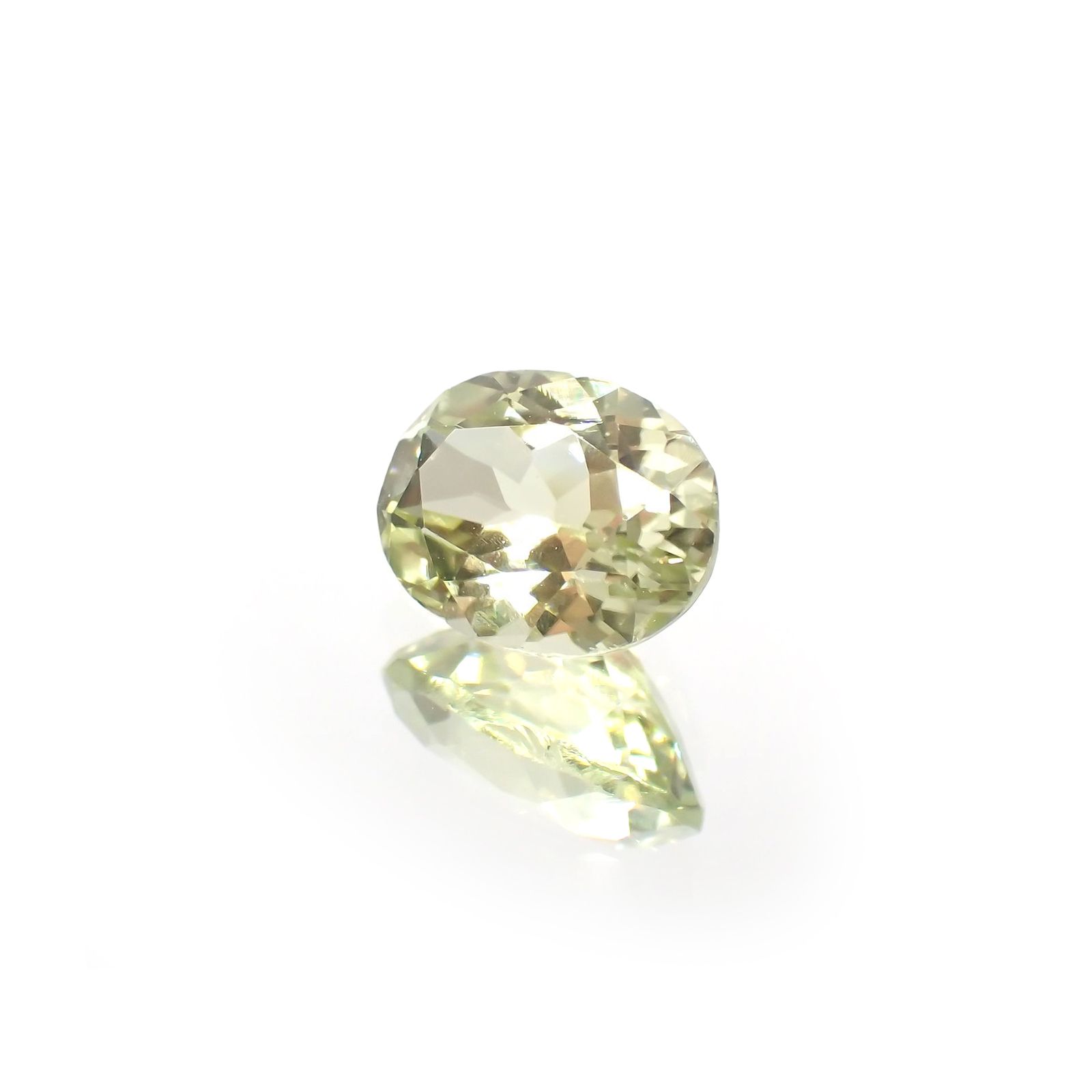 シリマナイト(宝石名シリマナイト)インド産 識別済 1.5ct / 8x6.1mm前後 [211113693]