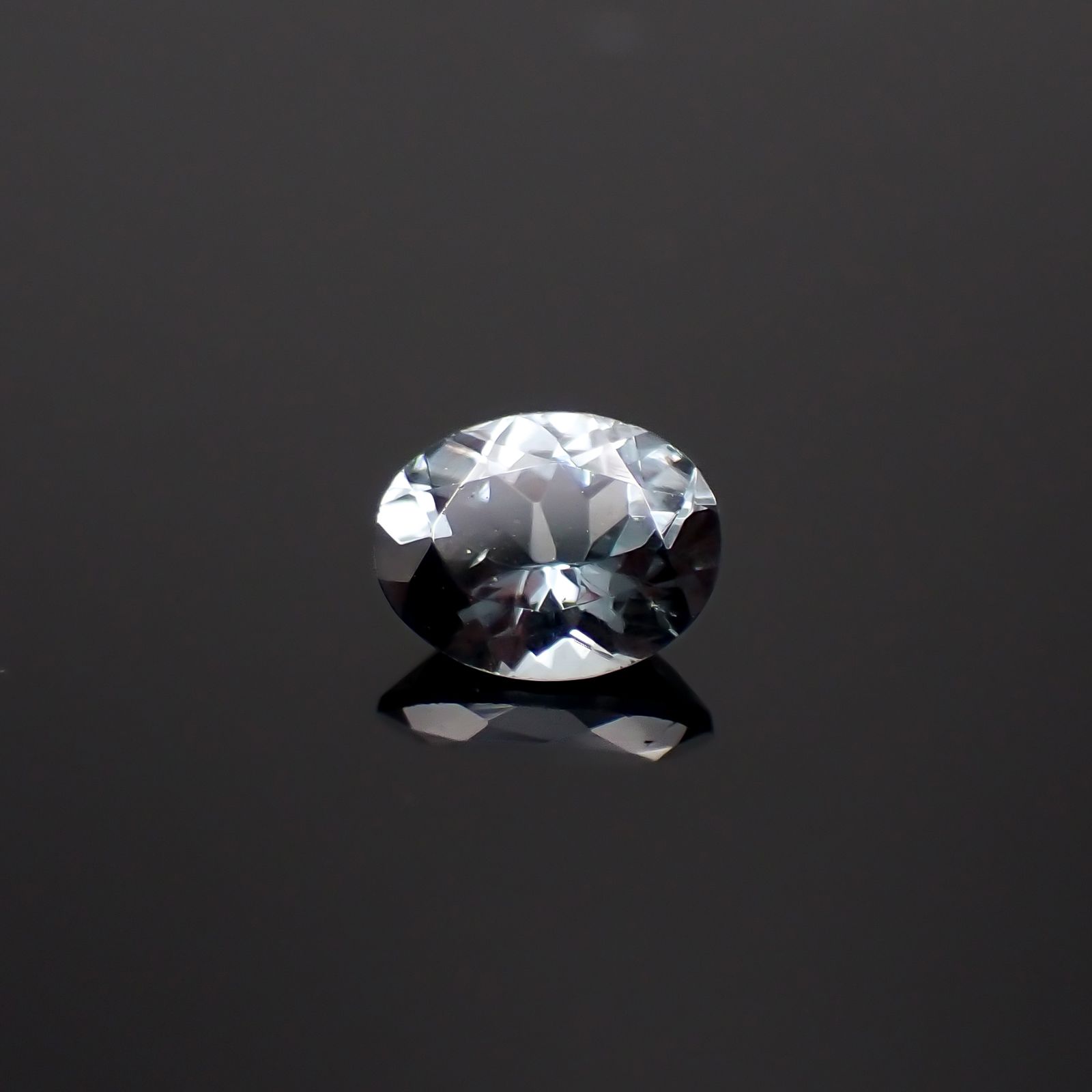 ベキリーブルーガーネット（カラーチェンジガーネット アレキタイプ） マダガスカル・ベキリー産 0.35ct[230923546]4.9x3.8mm前後