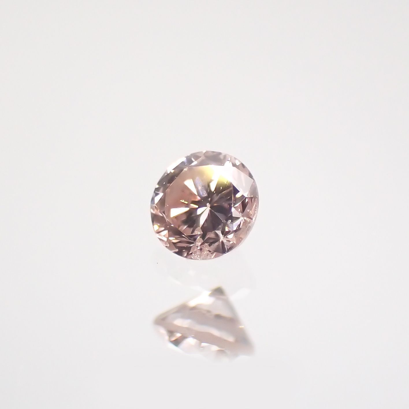 綾ジュエリーピンクダイヤルース 0.075ct FANCY Orangy Pink VS-1