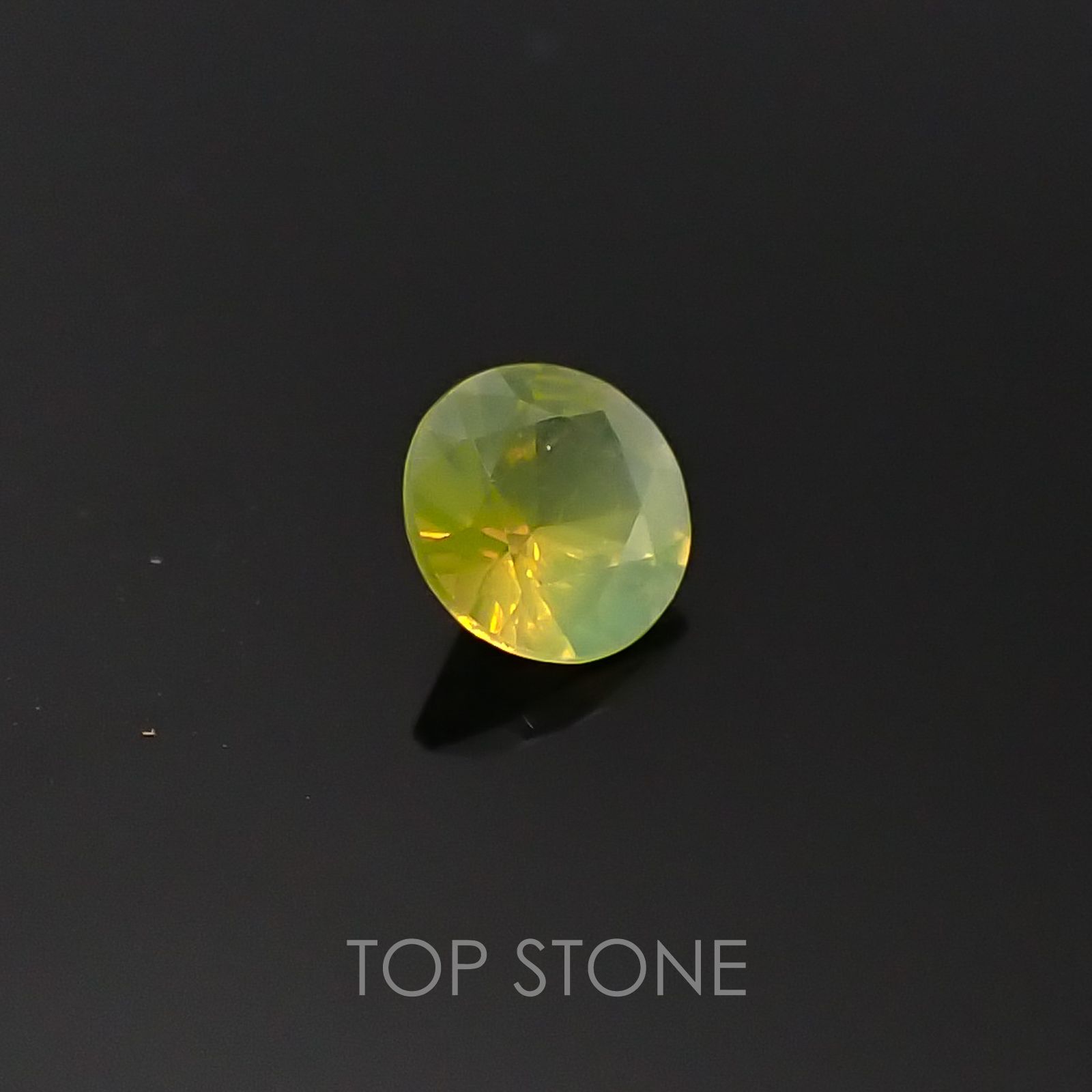 クリソベリルキャッツアイ スリランカ産 ルース 0.24ct[20085215]3.9×3.8mm前後