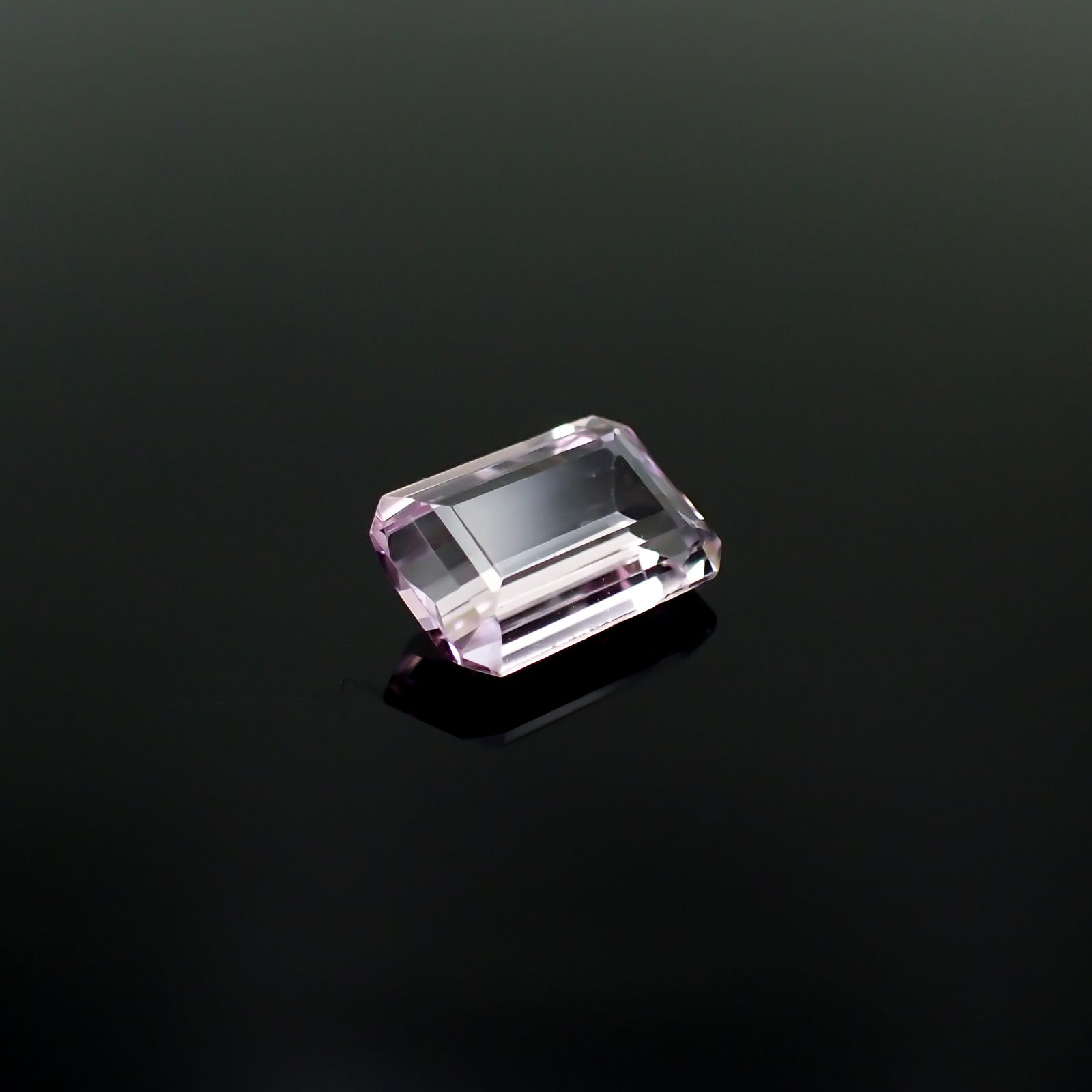 クンツァイト アフガニスタン産 3.93ct[231224714]11.1x7.9mm前後