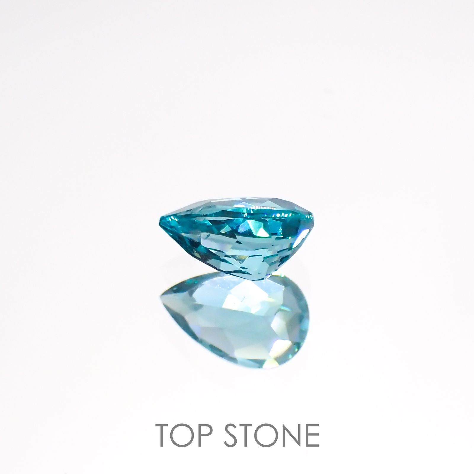 ブルーグリーンアパタイト(宝石名アパタイト)マダガスカル産 0.79ct 識別済[220515935]6.9x4.7mm前後