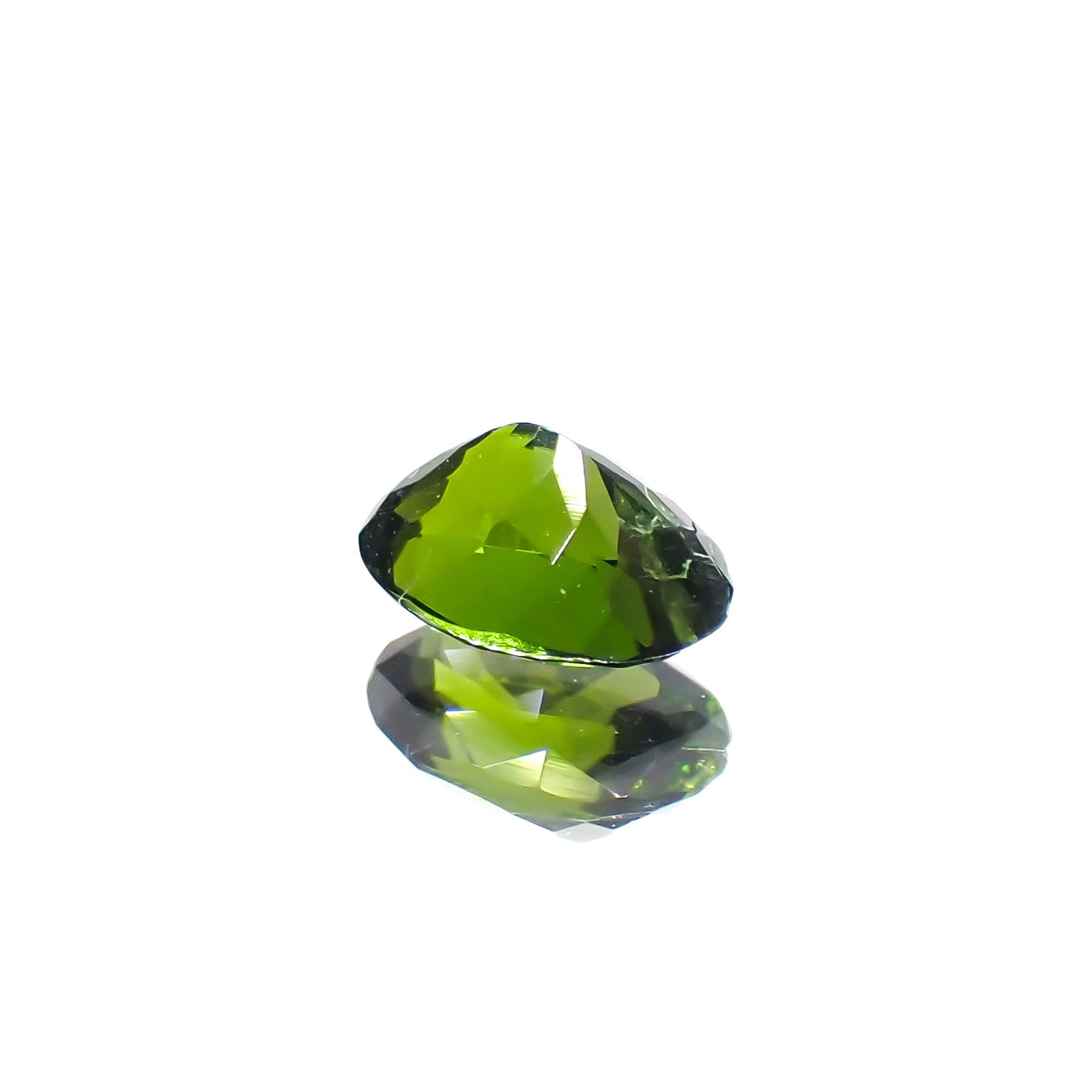クロムダイオプサイド(宝石名クロム・ダイオプサイド)ロシア産 0.36ct 識別済[231023901]5.3x3.8mm前後
