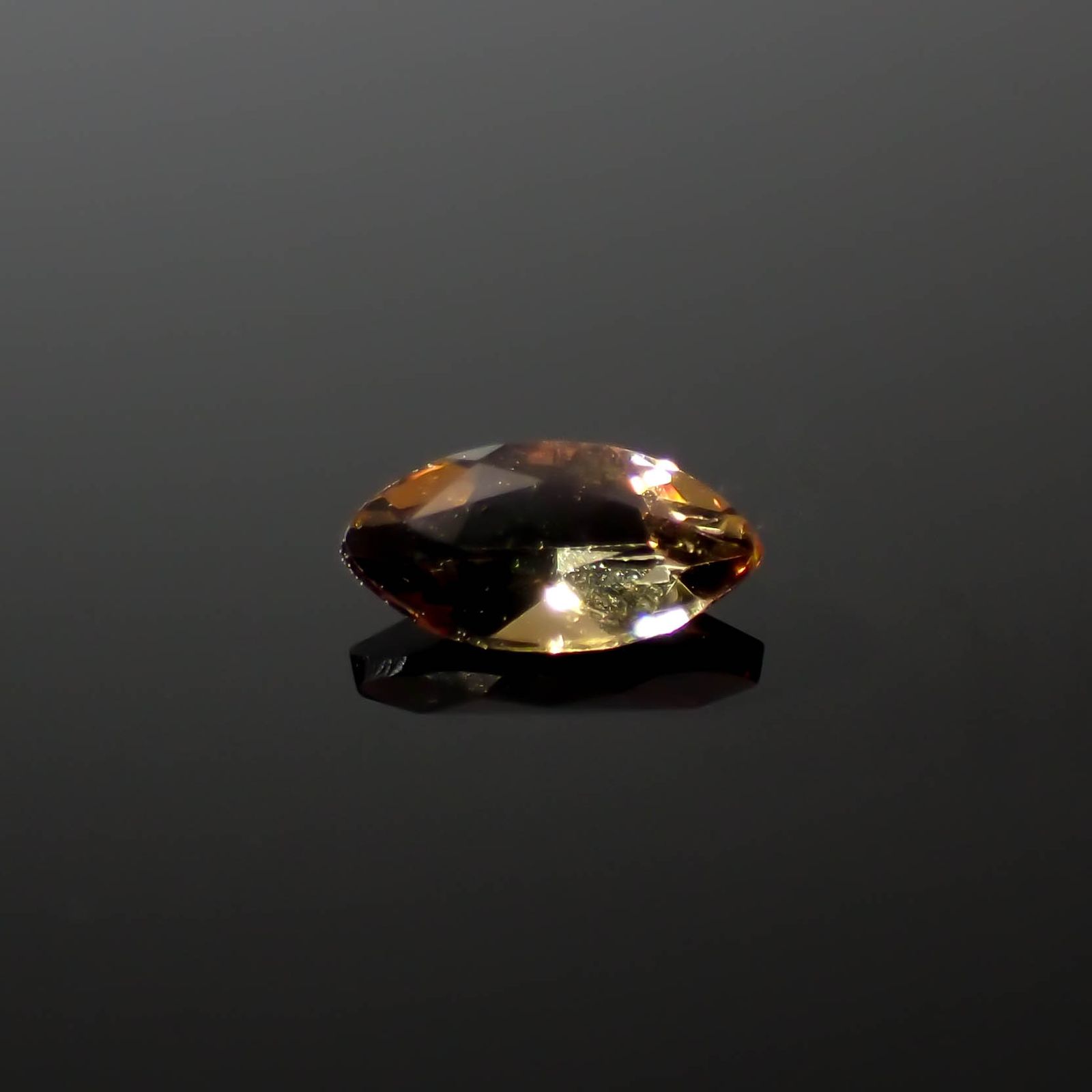 アンダリュサイト(宝石名アンダリュサイト)スリランカ/マダガスカル産 0.13ct 識別済[240226120]5x2.5mm前後