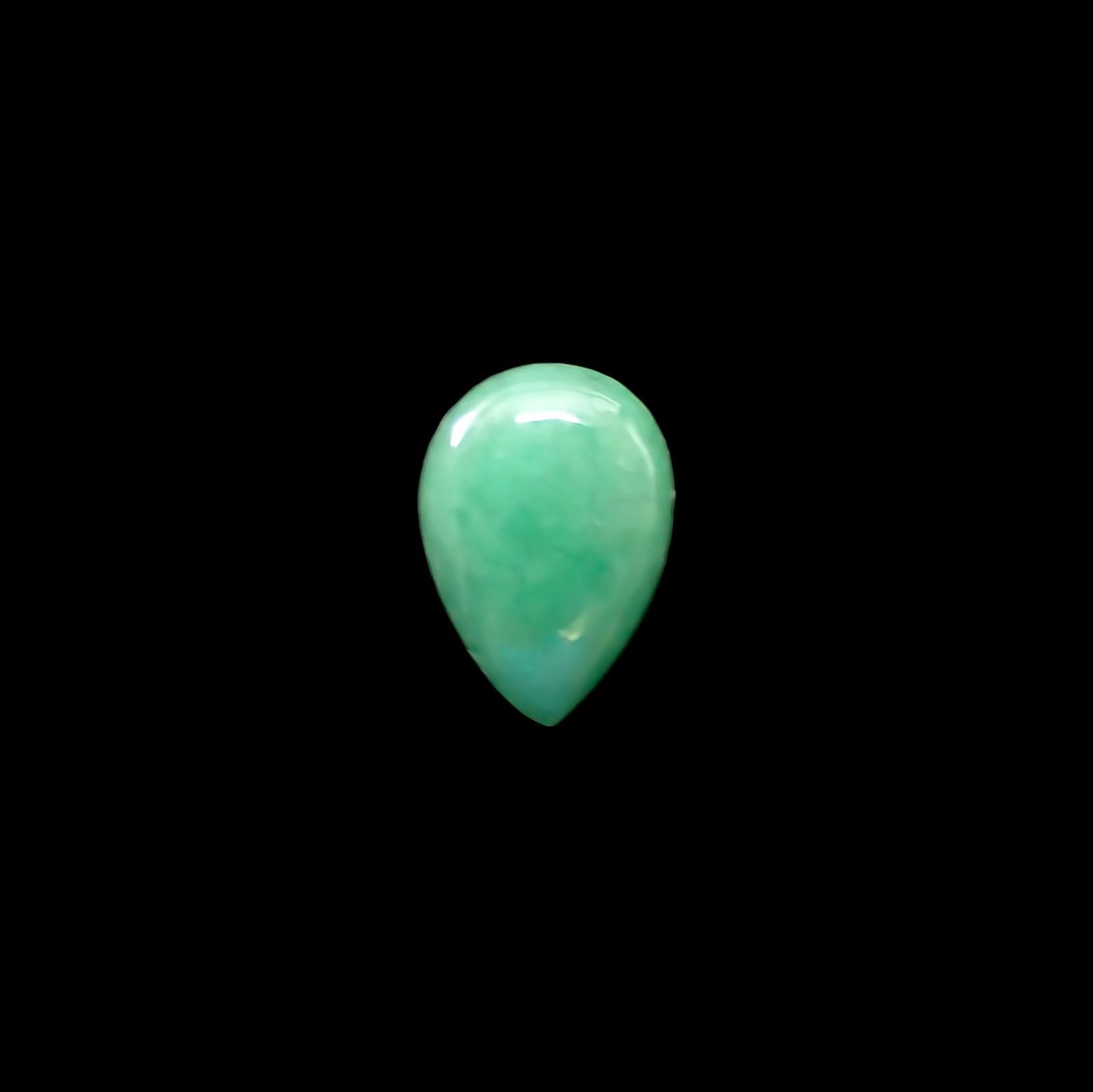 翡翠(宝石名ジェダイト)ビルマ産 0.64ct 識別済[220515809]7x4.9mm前後