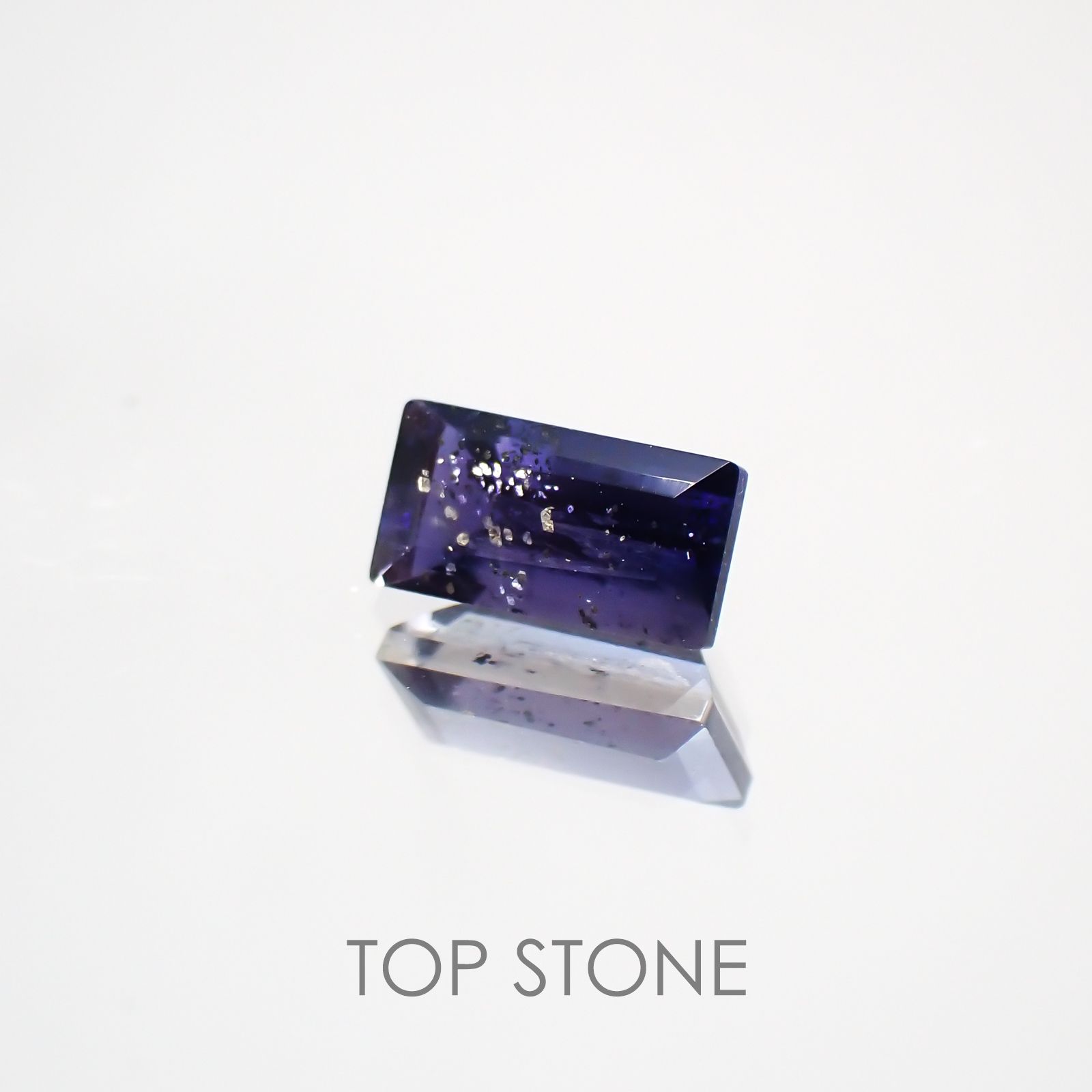 アイオライトサンストーン ブラジル・インド産 ルース 0.38ct[210310442]6.1×3mm前後