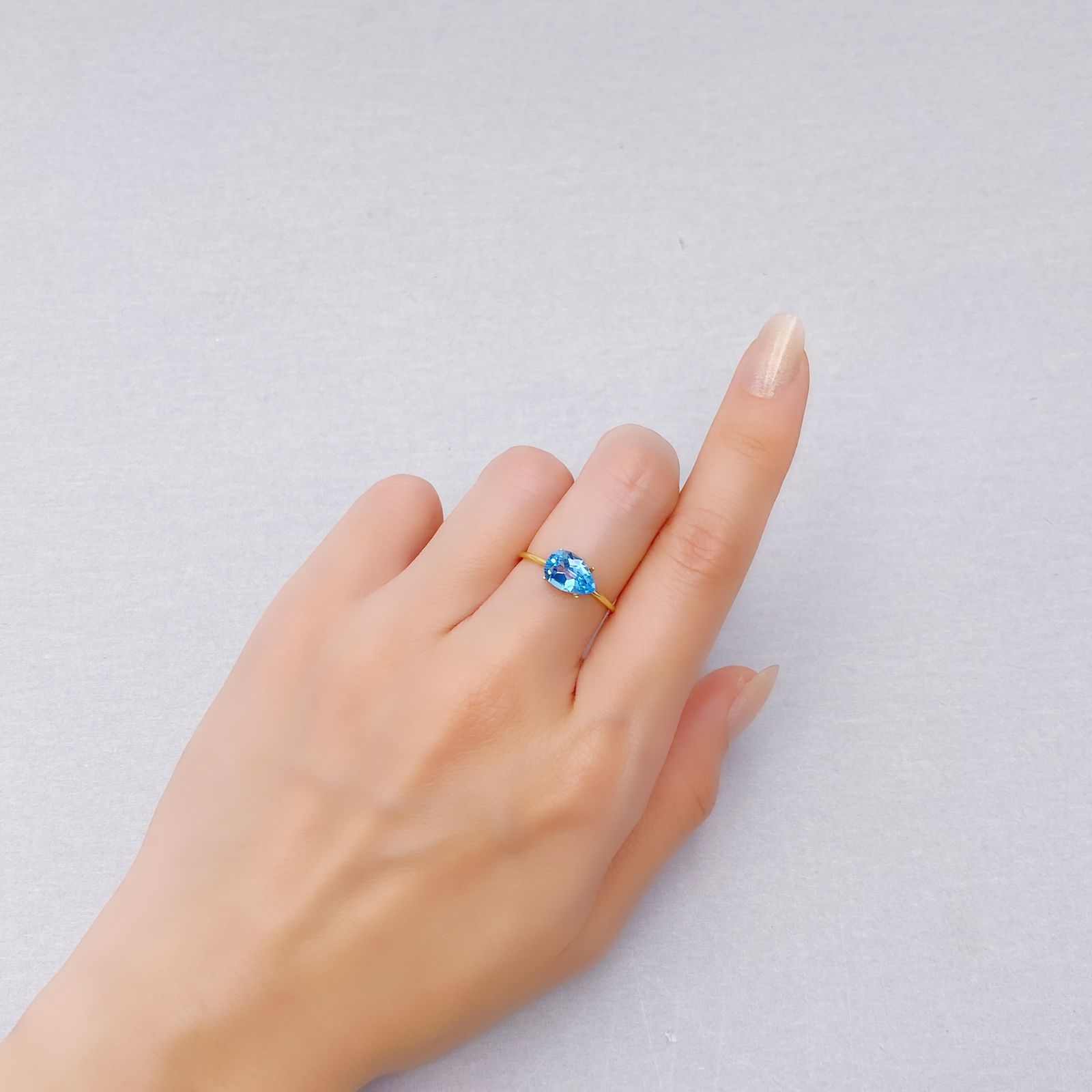 スイスブルートパーズ ブラジル産 1.65ct [241229582]9x6.1mm前後