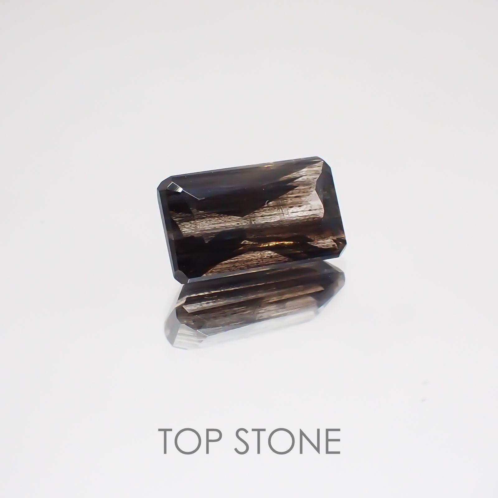 レインボースキャポライト ブラジル産 ルース 2.12ct[21019355]10.1×6mm前後