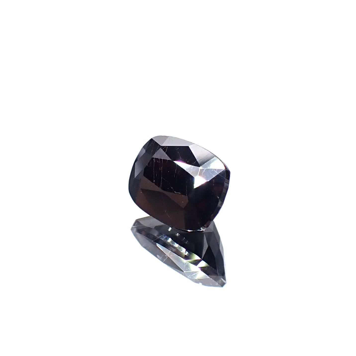 ルチル単結晶 ブラジル産 2.33ct [250630601]8.5x6.1mm前後