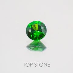 デマントイドガーネット(宝石名デマントイド・ガーネット)  ロシア産 0.173ct ソ付(彩珠)[210410512]3.3×3.3mm前後
