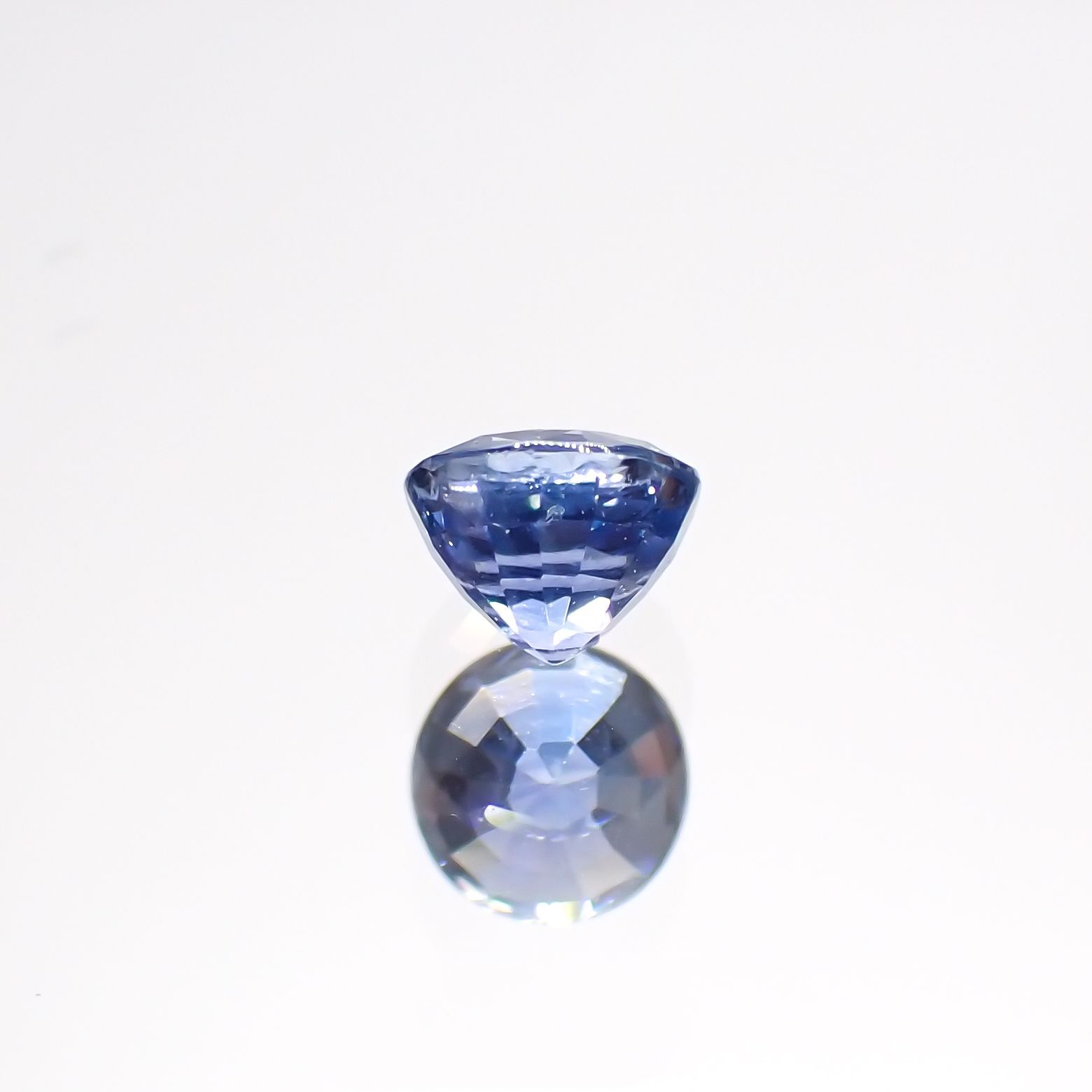 アイスブルーサファイア(宝石名サファイア)スリランカ/マダガスカル産 0.52ct 識別済[220515962]4.4x4.4mm前後