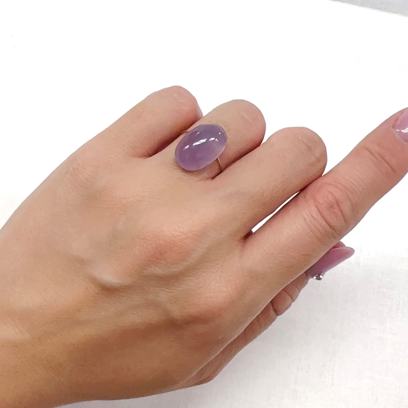 パープルカルセドニー(宝石名カルセドニー)インドネシア産 8.97ct 識別済[231124171]16.1x10.7mm前後