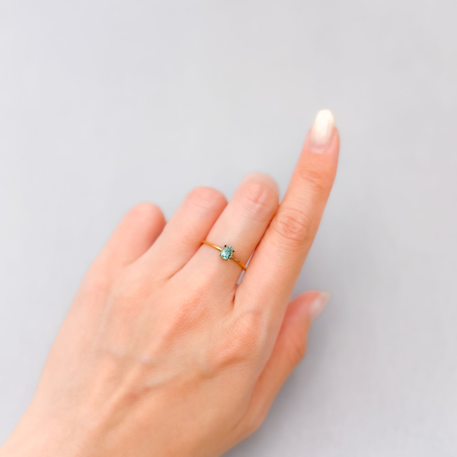 ブルーエメラルド(ブルーグリーンベリル) ザンビア産 0.26ct [250430289]4.8x3.7mm前後