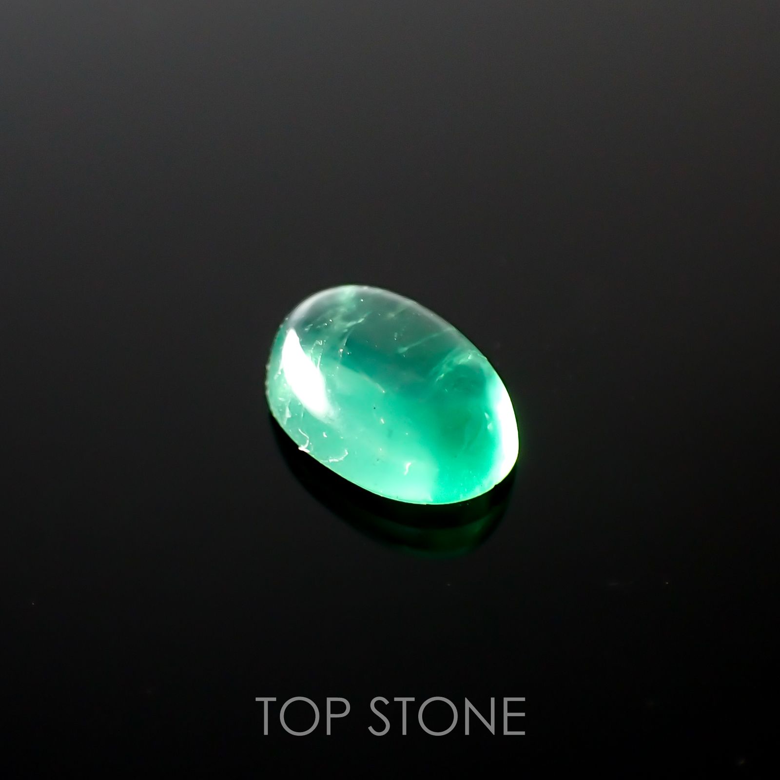 エメラルドキャッツアイ(宝石名エメラルド)コロンビア産 0.62ct 識別済[220115181]6.6x4.4mm前後