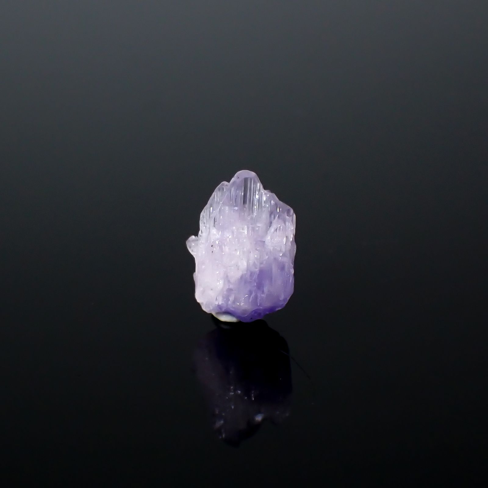 バイカラータンザナイト 原石 タンザニア産 4.01ct[231224986]11.4x8.5mm前後