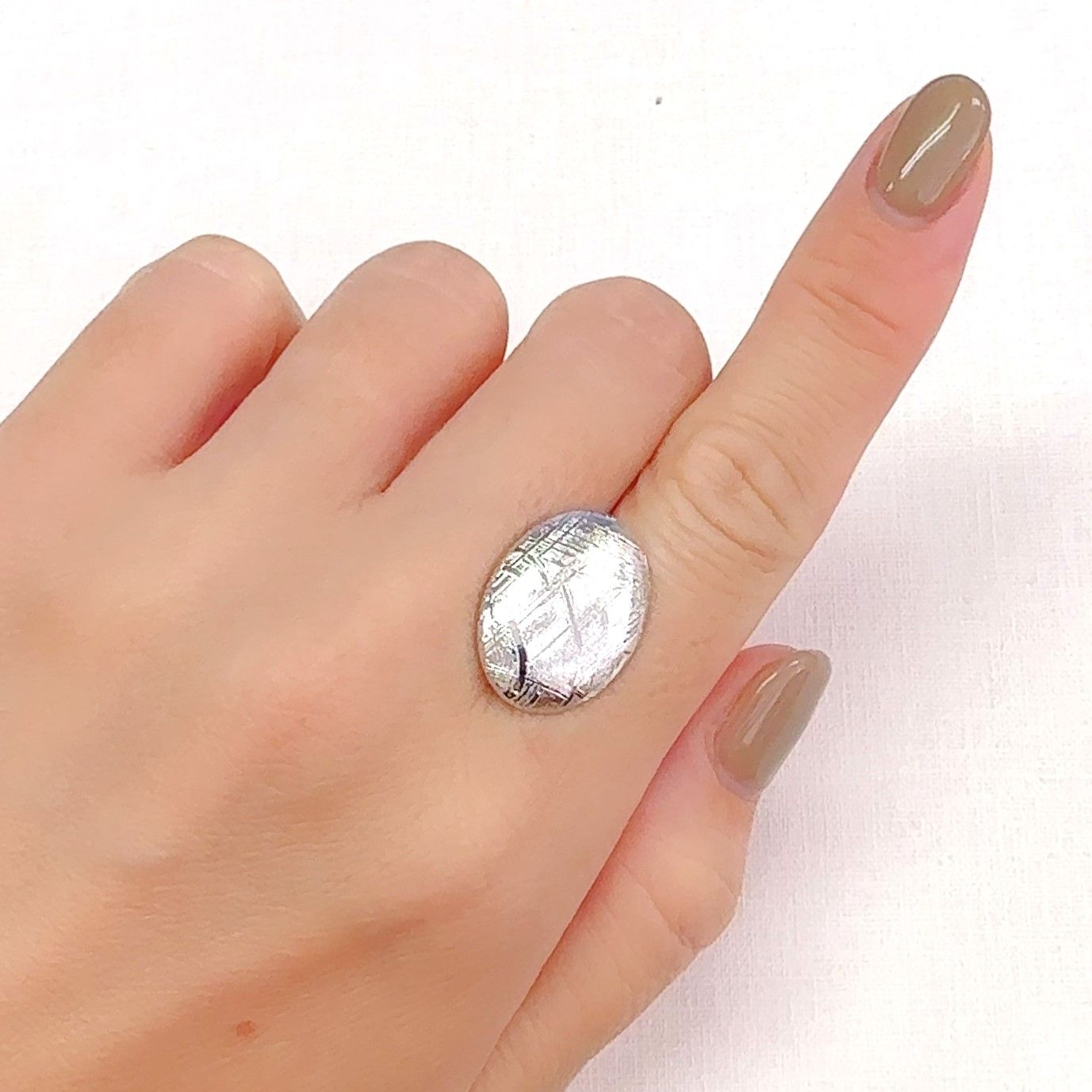 ムオニナルスタ隕石 発見地:スウェーデン 20.29ct[240125768]19.7x14.7mm前後
