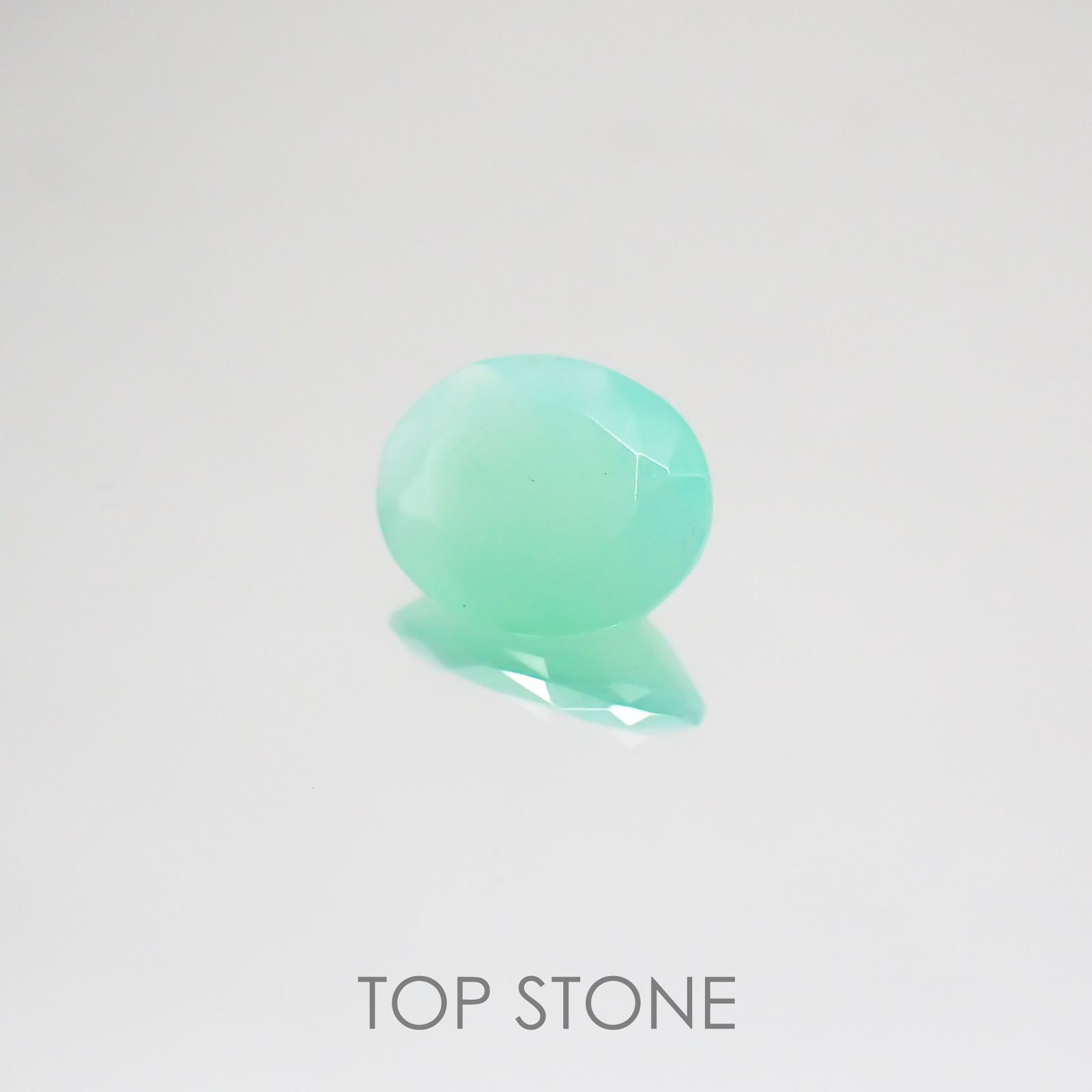 グリーンオパール(宝石名コモンオパール) 南アフリカ産 1.42ct 識別済[210510756]10×7.9mm前後