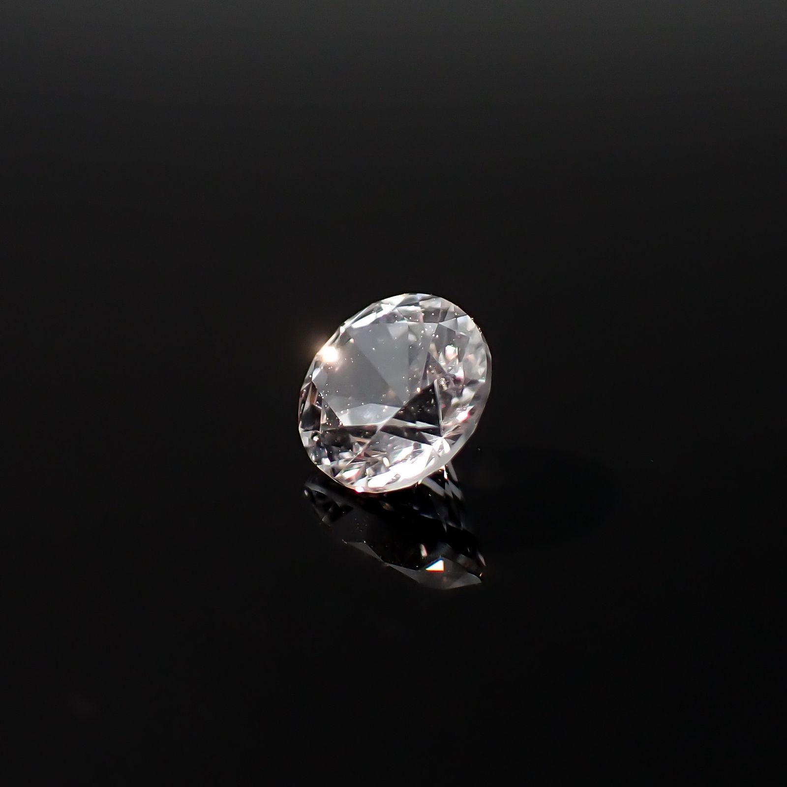 フェナカイト ロシア産 0.57ct / 5.4x5.4mm前後 [260632428]