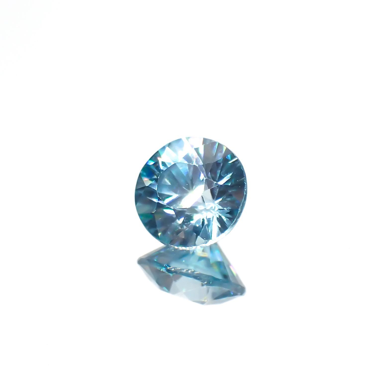 ブルージルコン カンボジア産 0.68ct[230220513]5x4.9mm前後