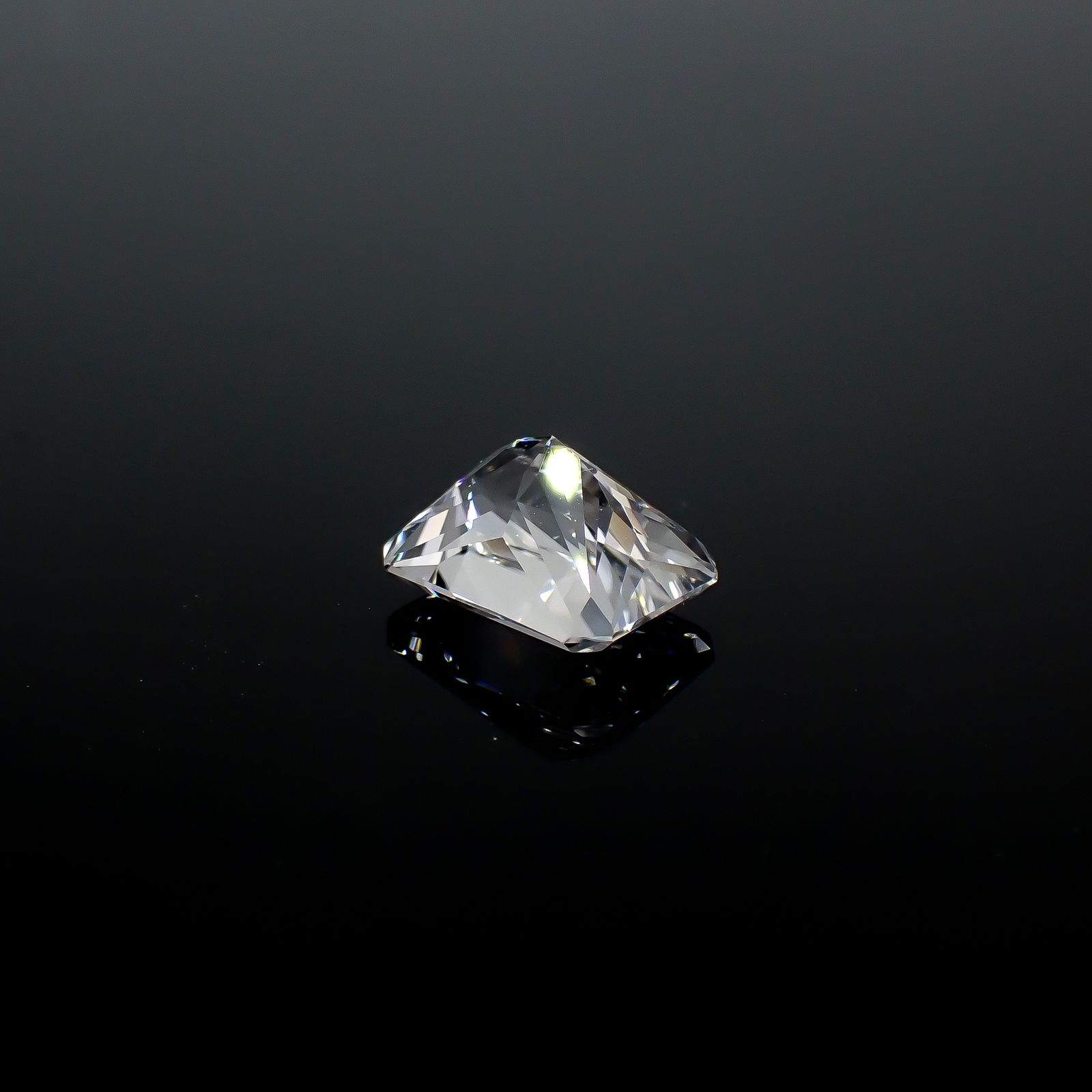 フェナカイト ロシア産 2.29ct [250830968]8.8x6.7mm前後
