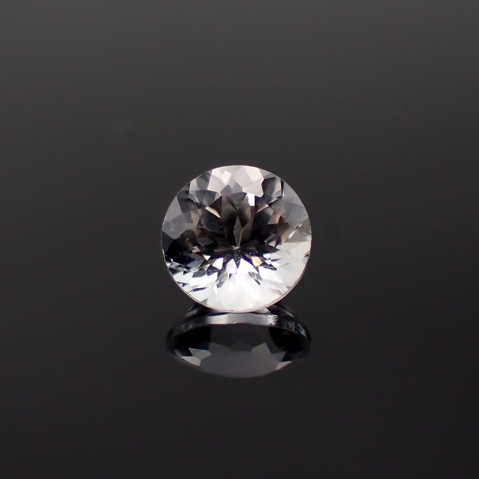 ダンビュライト(宝石名ダンブライト)メキシコ産 0.55ct 識別済[230722604]5.1x5.1mm前後