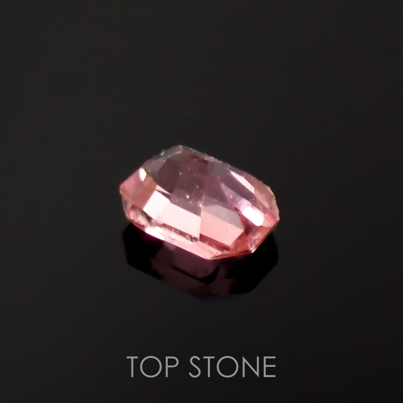 ヴェイリネナイト(宝石名ベイリネナイト)パキスタン産 0.037ct 識別済[221219284]2.1x1.6mm前後