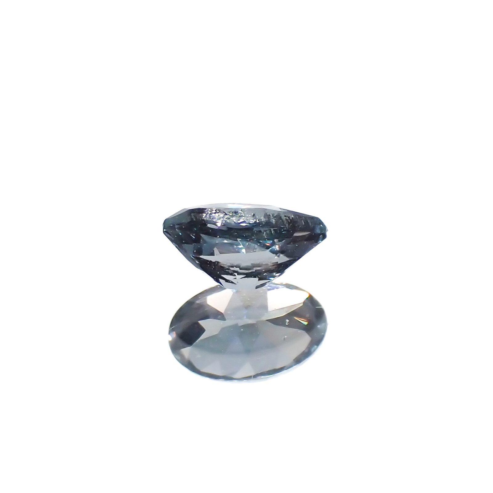 ベキリーブルーガーネット（カラーチェンジガーネット アレキタイプ） マダガスカル・ベキリー産 0.30ct[230923544]4.9x3.1mm前後