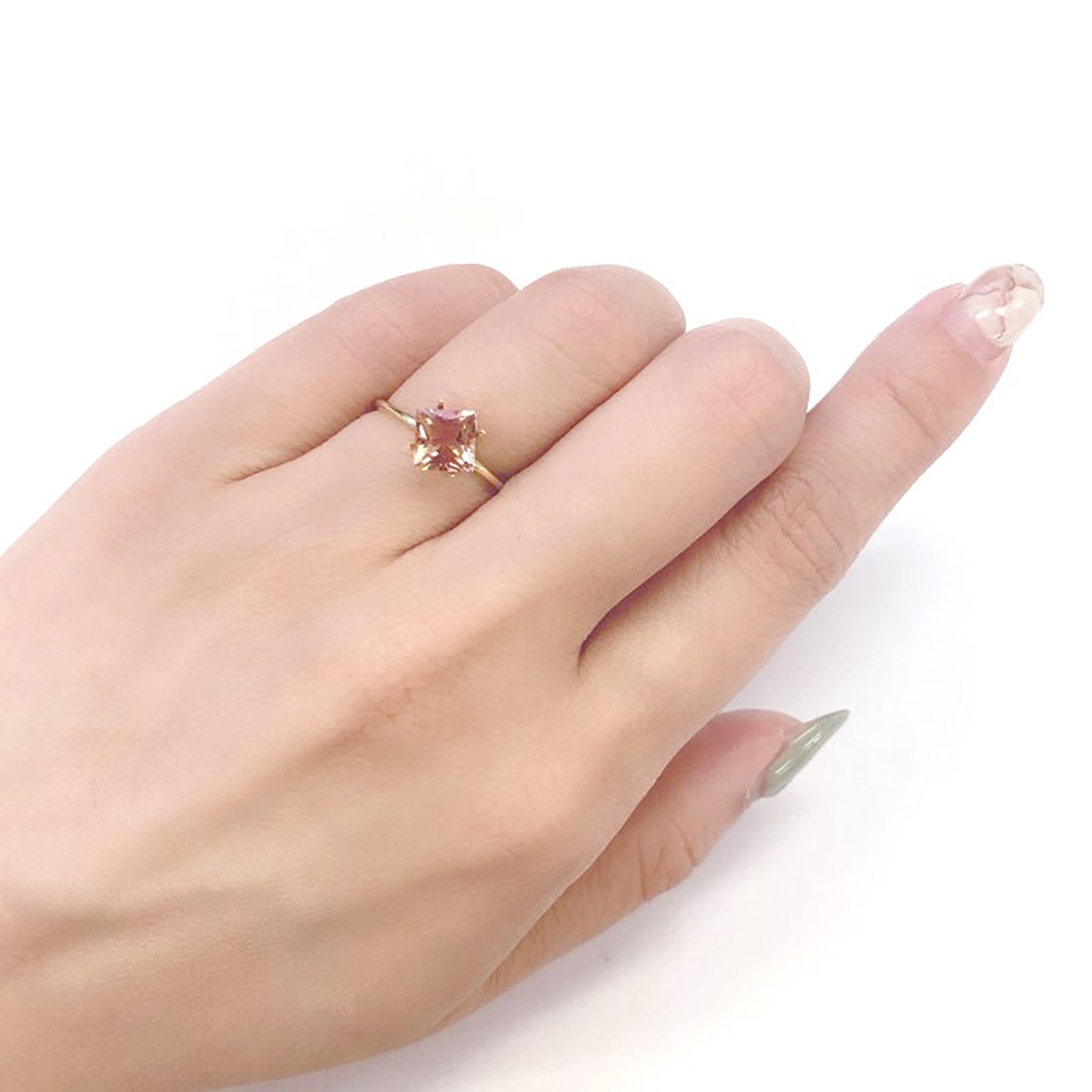 オレゴンサンストーン(宝石名ラブラドライト・サンストーン) アメリカ・オレゴン州産 2.463ct ソ付(彩珠)[210410379]8.9×8.9mm前後