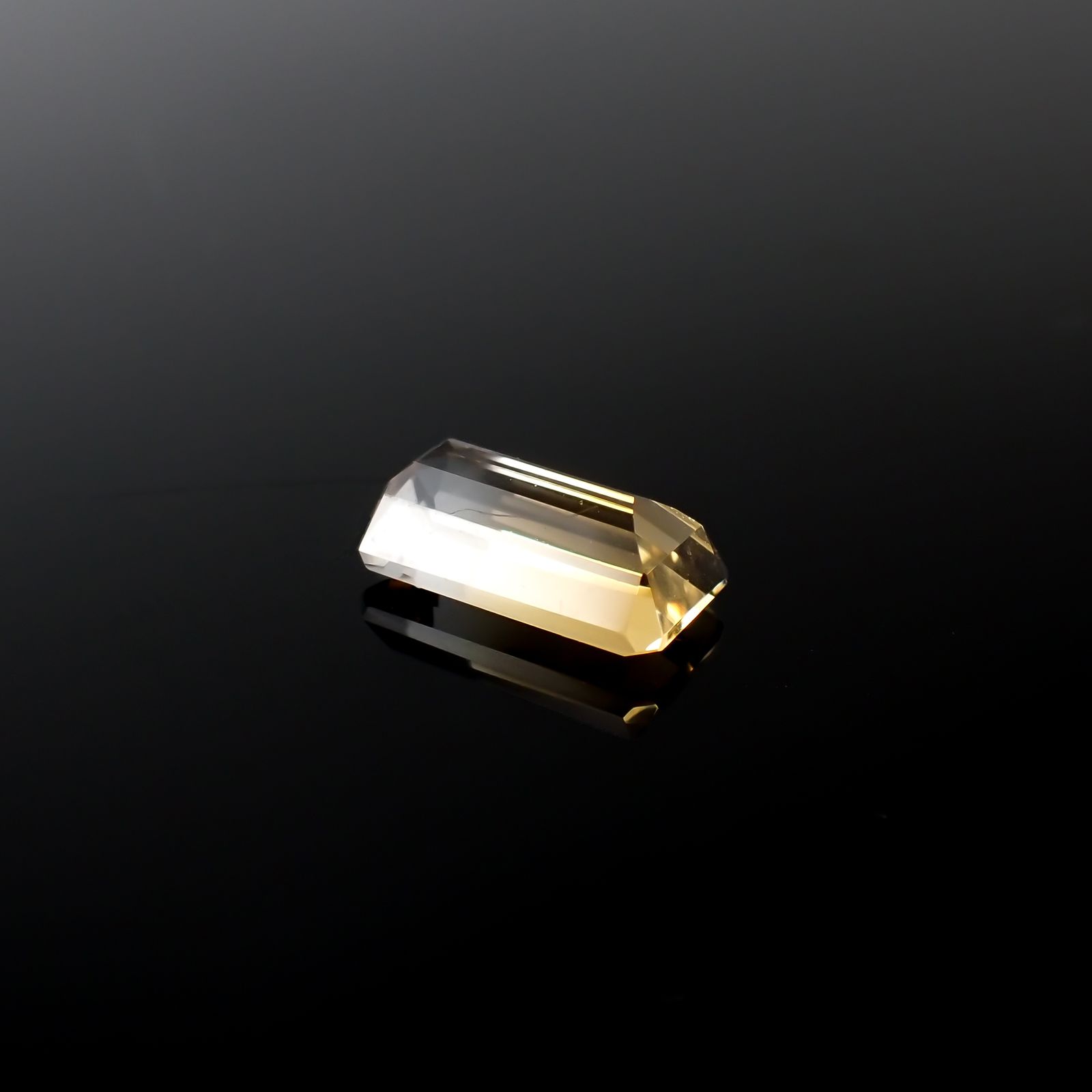 バイカラーシトリン ブラジル・ミナスジェライス州産 4.61ct[240326452]13.5x7.4mm前後