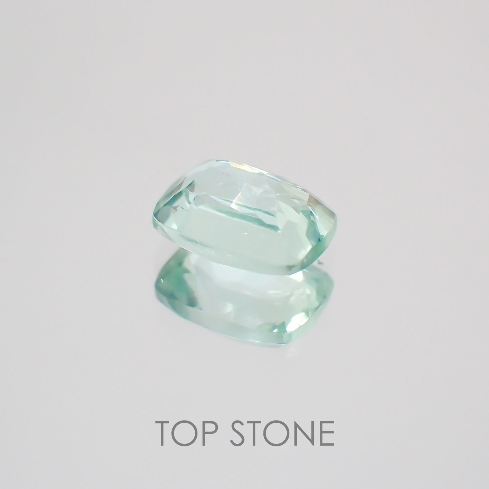 ミントベリル(宝石名グリーン・ベリル) ブラジル産 0.46ct 識別済[21069828]5.6×4mm前後