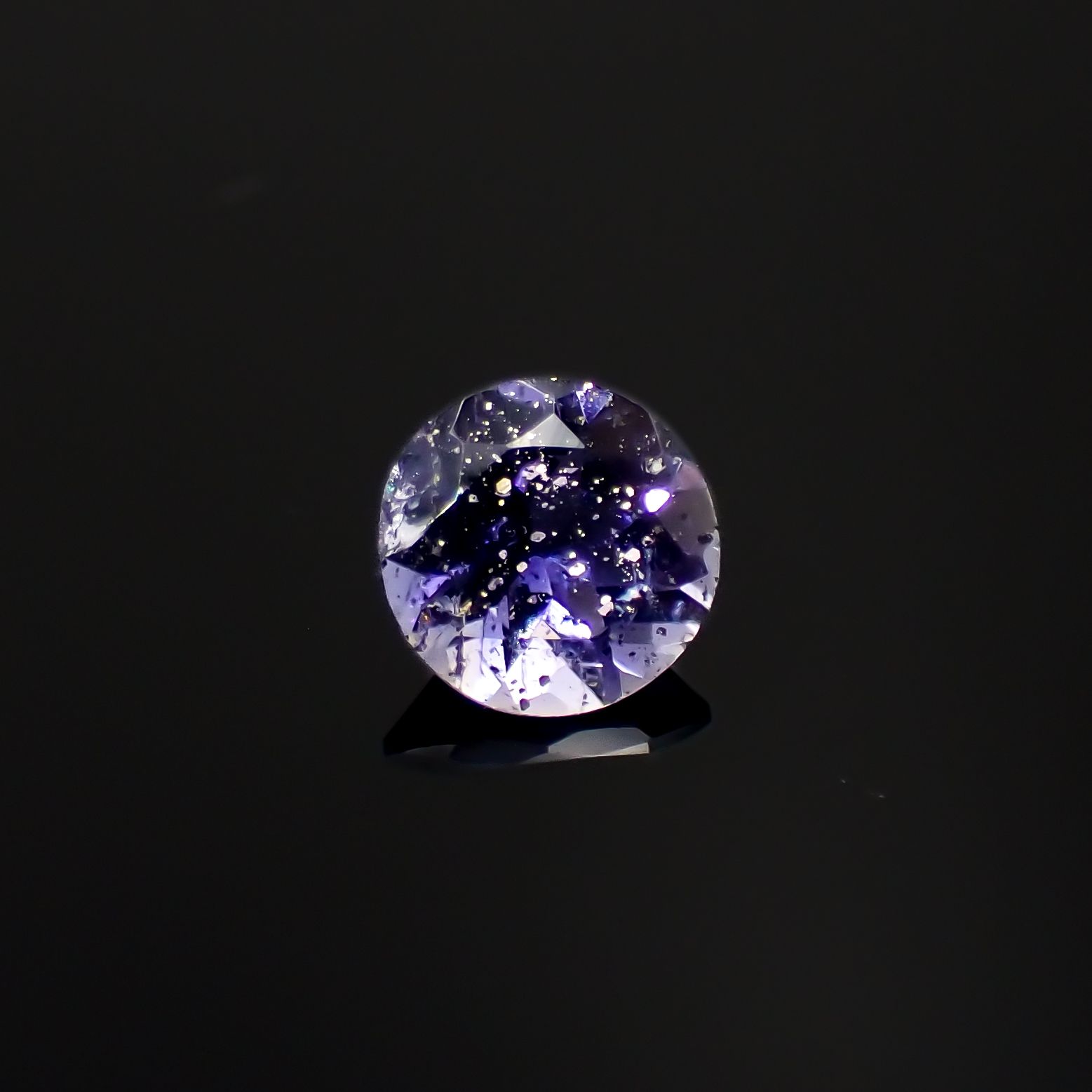 アイオライトサンストーン インド/ブラジル産 0.59ct[230923329]6x5.9mm前後