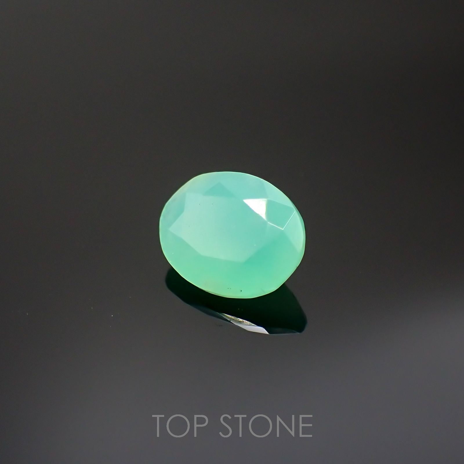 グリーンオパール 南アフリカ産 0.77ct[220717056]7.9x6.1mm前後