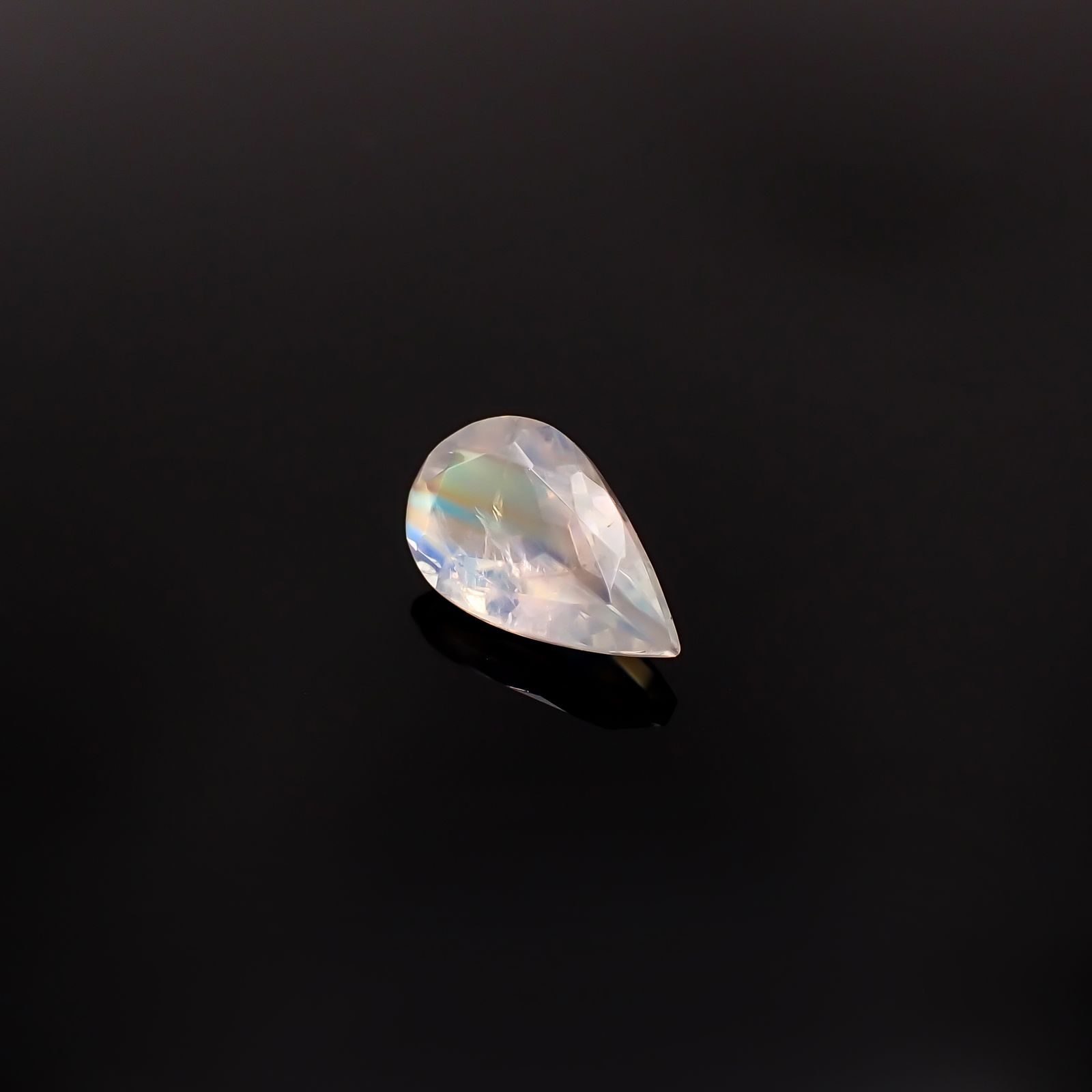 レインボームーンストーン インド・ビハール産 2.71ct / 13.2x7.8mm前後 [260431974]