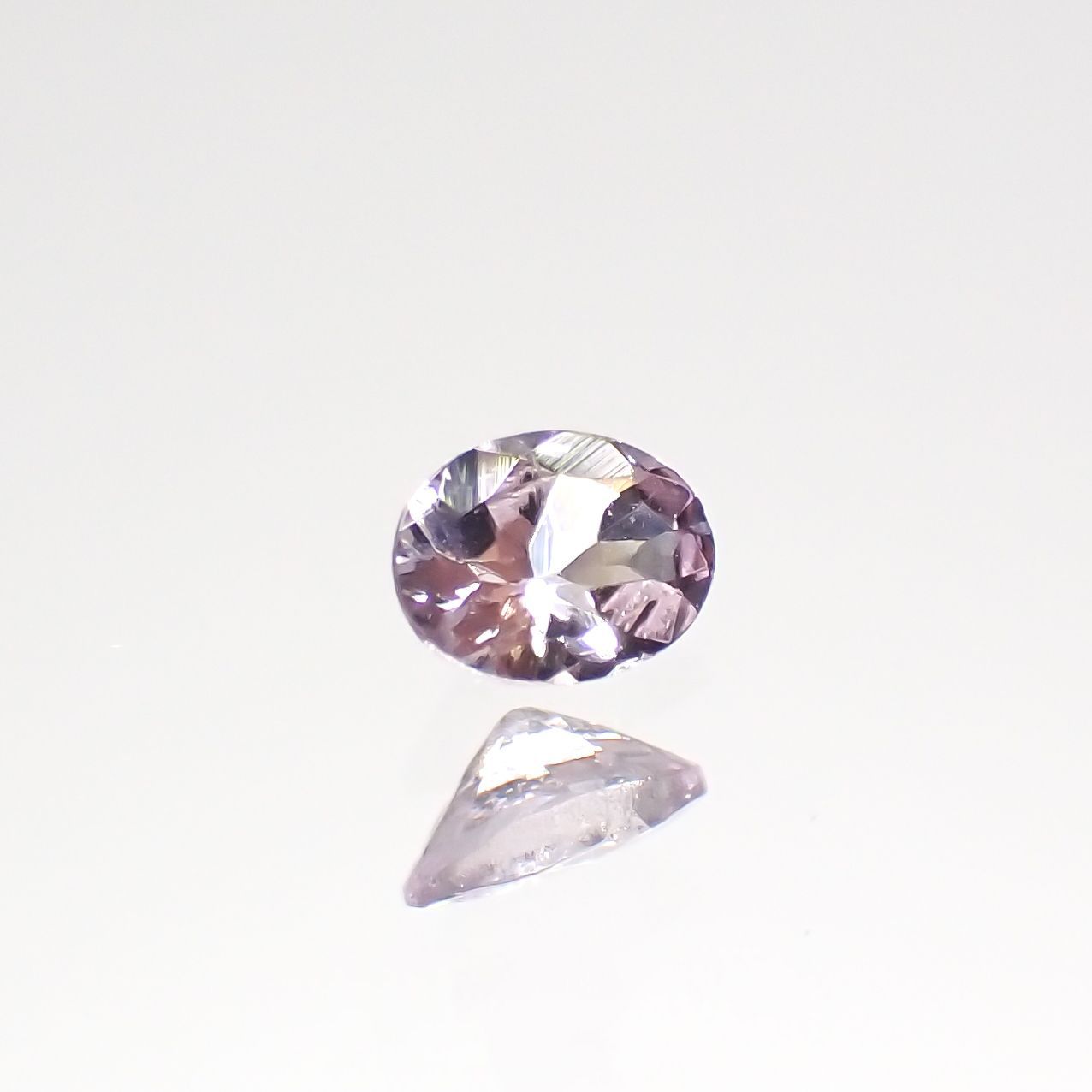 ピンクゾイサイト(宝石名ピンク・ゾイサイト)タンザニア産 0.16ct 識別済[220115052]4x2.9mm前後