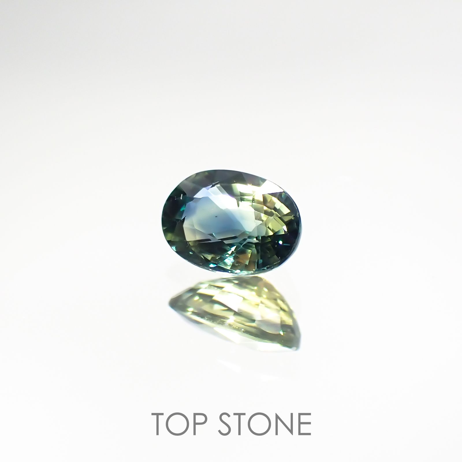 バイカラーサファイア(宝石名バイカラー・サファイア) タンザニア産 0.72ct 識別済[210711563]6.2×4.2mm前後