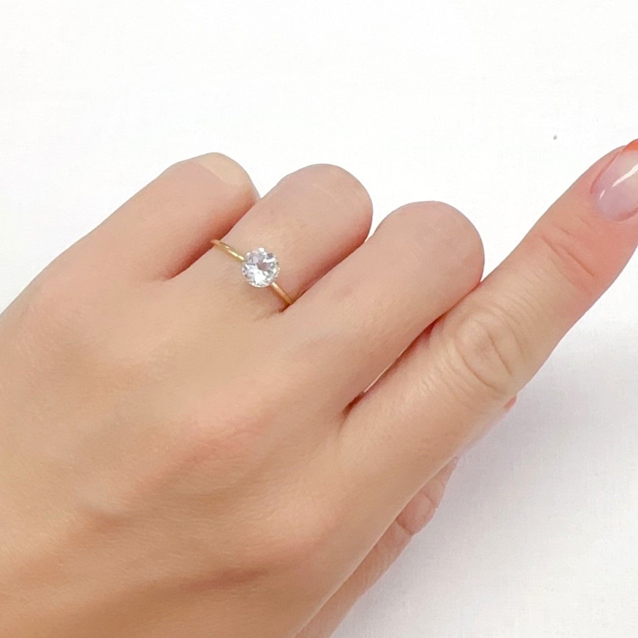 ゴッシェナイト パキスタン・ヒマラヤ産 0.86ct [240527448]6.1x6.1mm前後