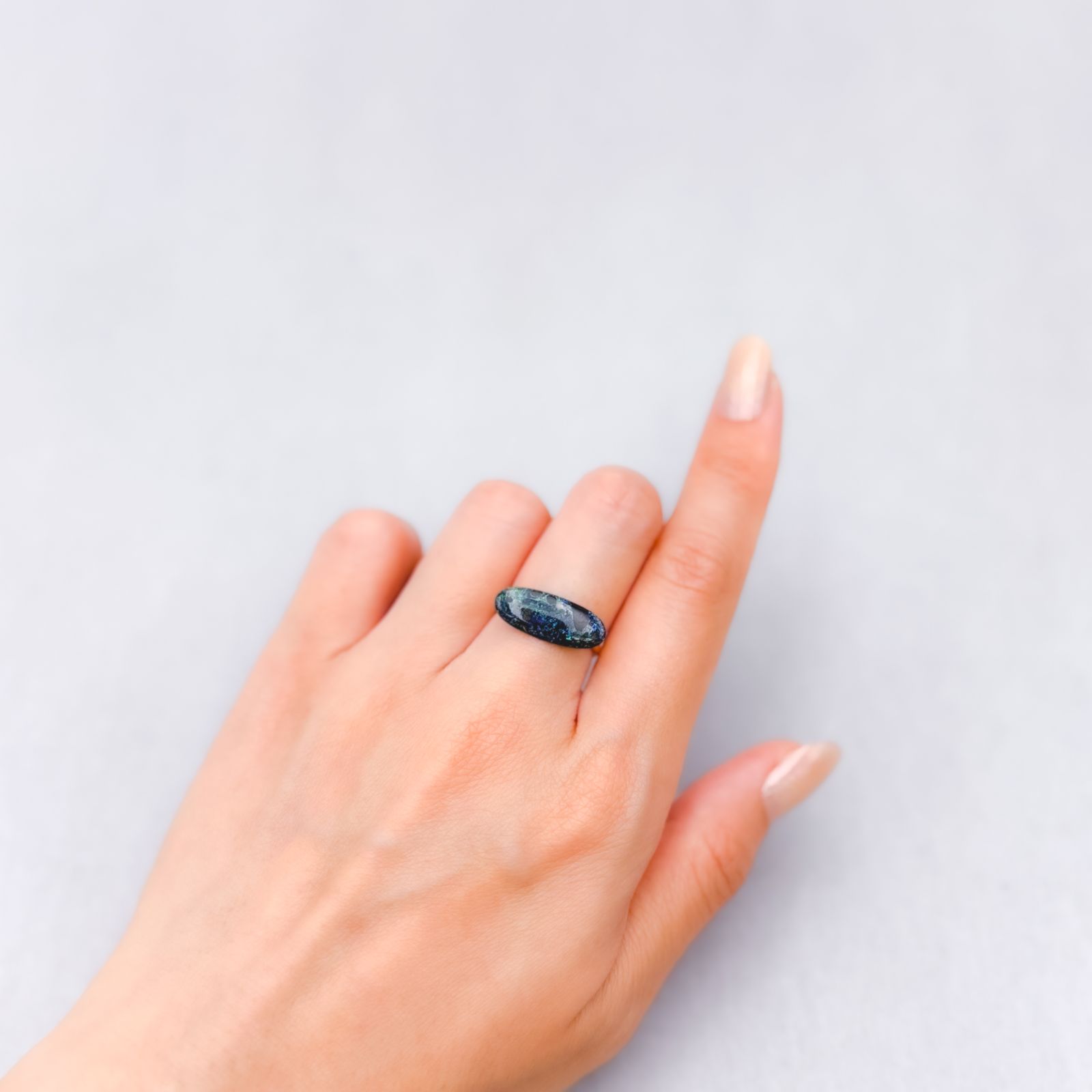 ブラックマトリックスオパール(宝石名オパール/加熱処理)オーストラリア産 1.79ct 識別済[250330134]18.4x7.4mm前後
