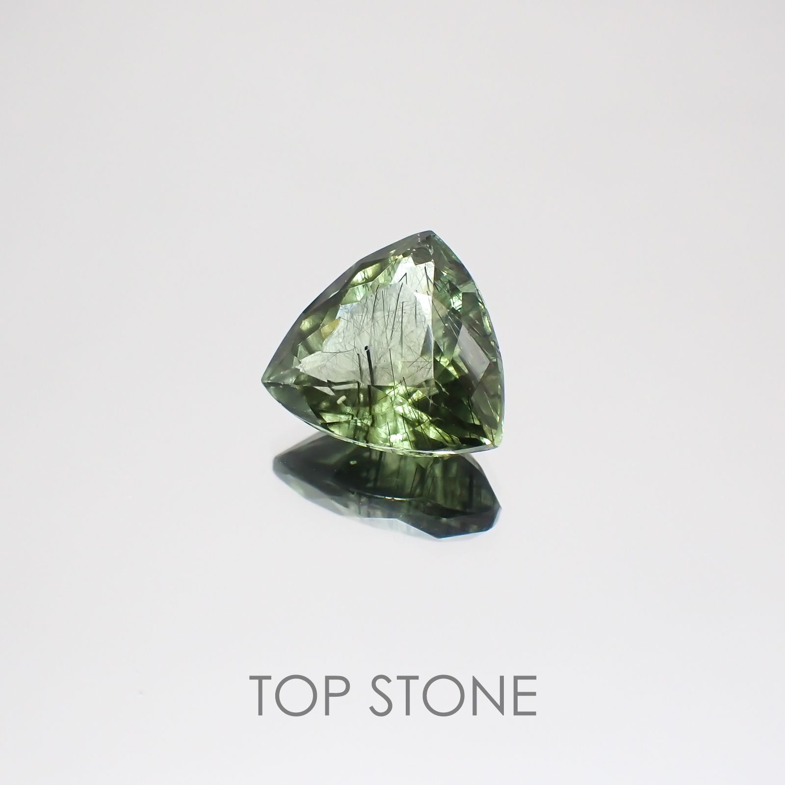 ルドウィジャイトインペリドット パキスタン産 ルース 3.69ct[20128796]10.7×9.3mm前後