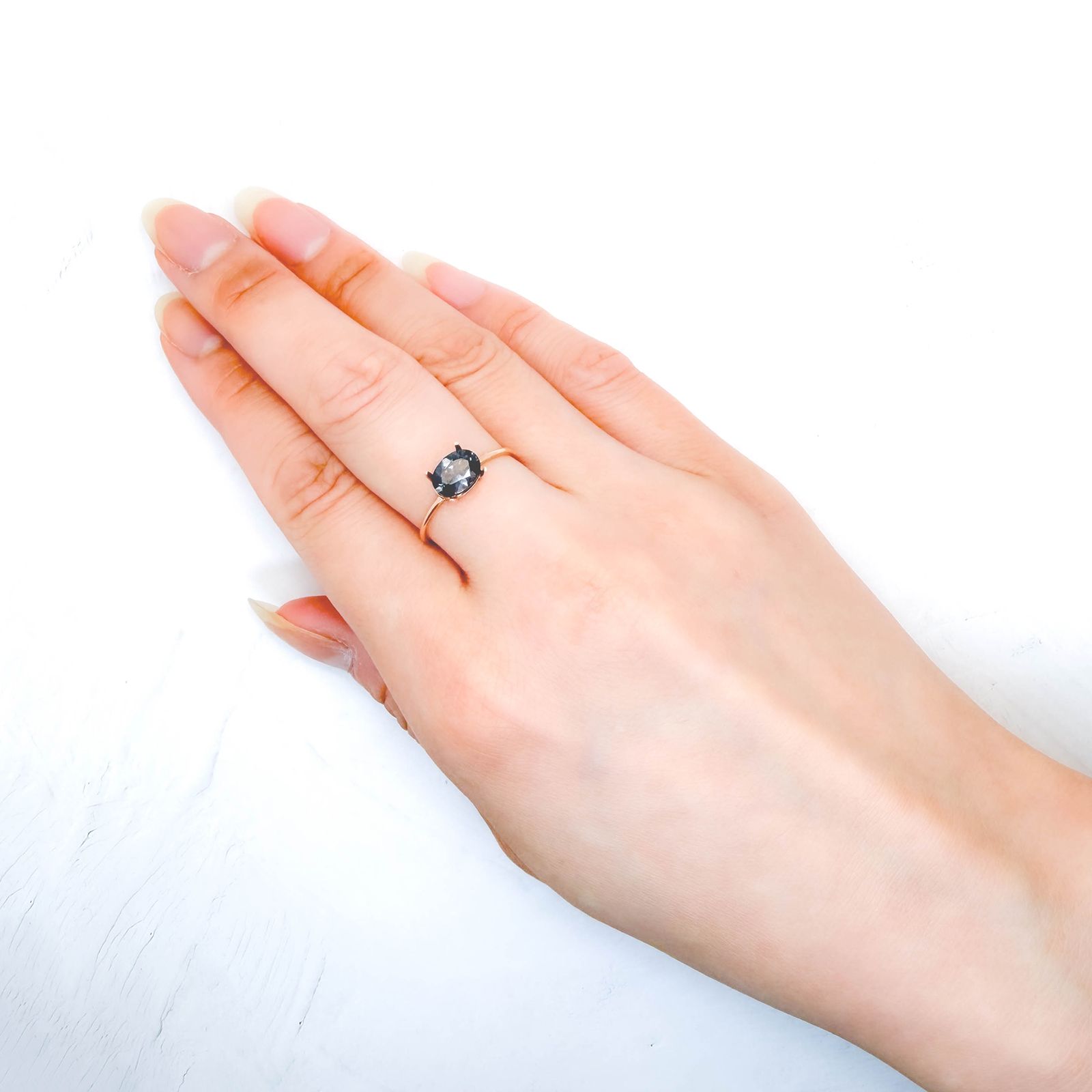 ブルーイッシュグレースピネル モザンビーク産 1.15ct / 7.5x5.5mm前後 [260632517]