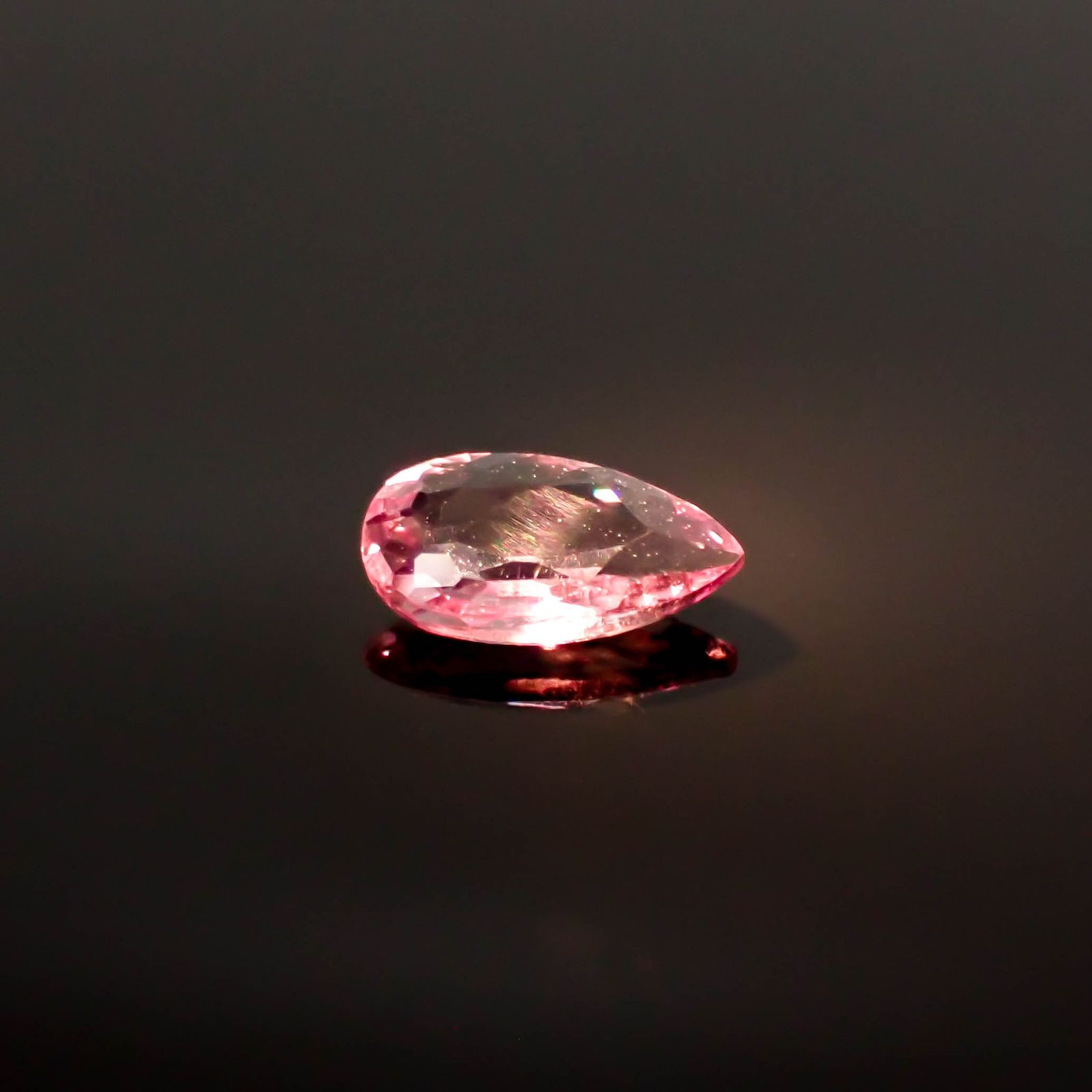 カラーシフト ピンクダイアスポア アフガニスタン産 0.62ct[240627981]7.8x4.3mm前後