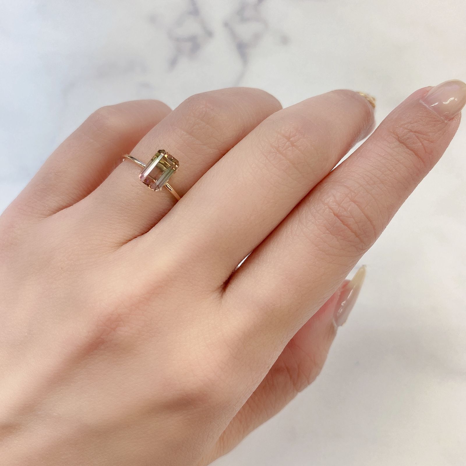 パーティカラートルマリン(宝石名パーティカラード・トルマリン) ブラジル産 1.494ct ソ付(彩珠)[20095661]7.8×5mm前後